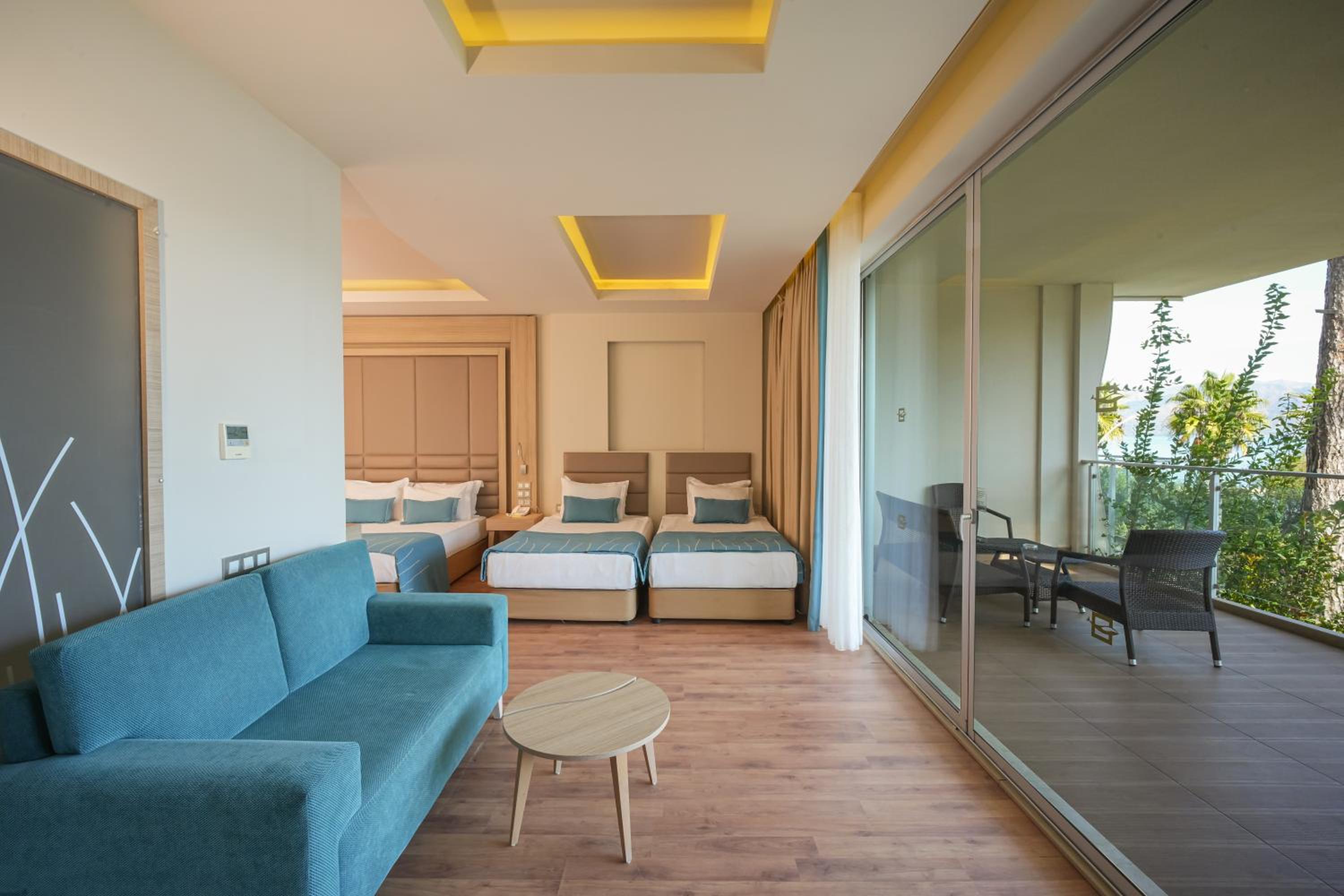 Quadruple Room with Sea View