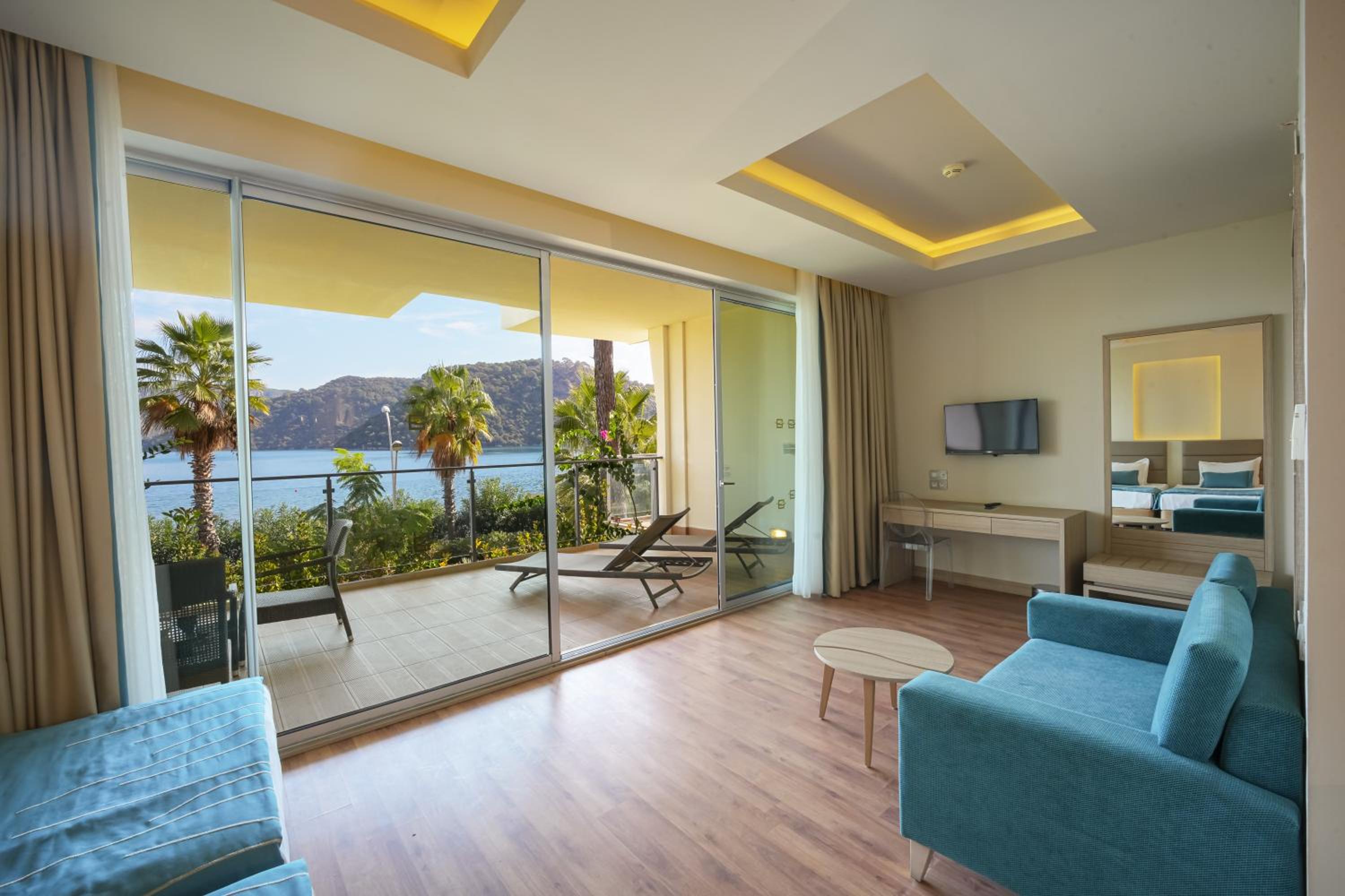 Quadruple Room with Sea View photo 3