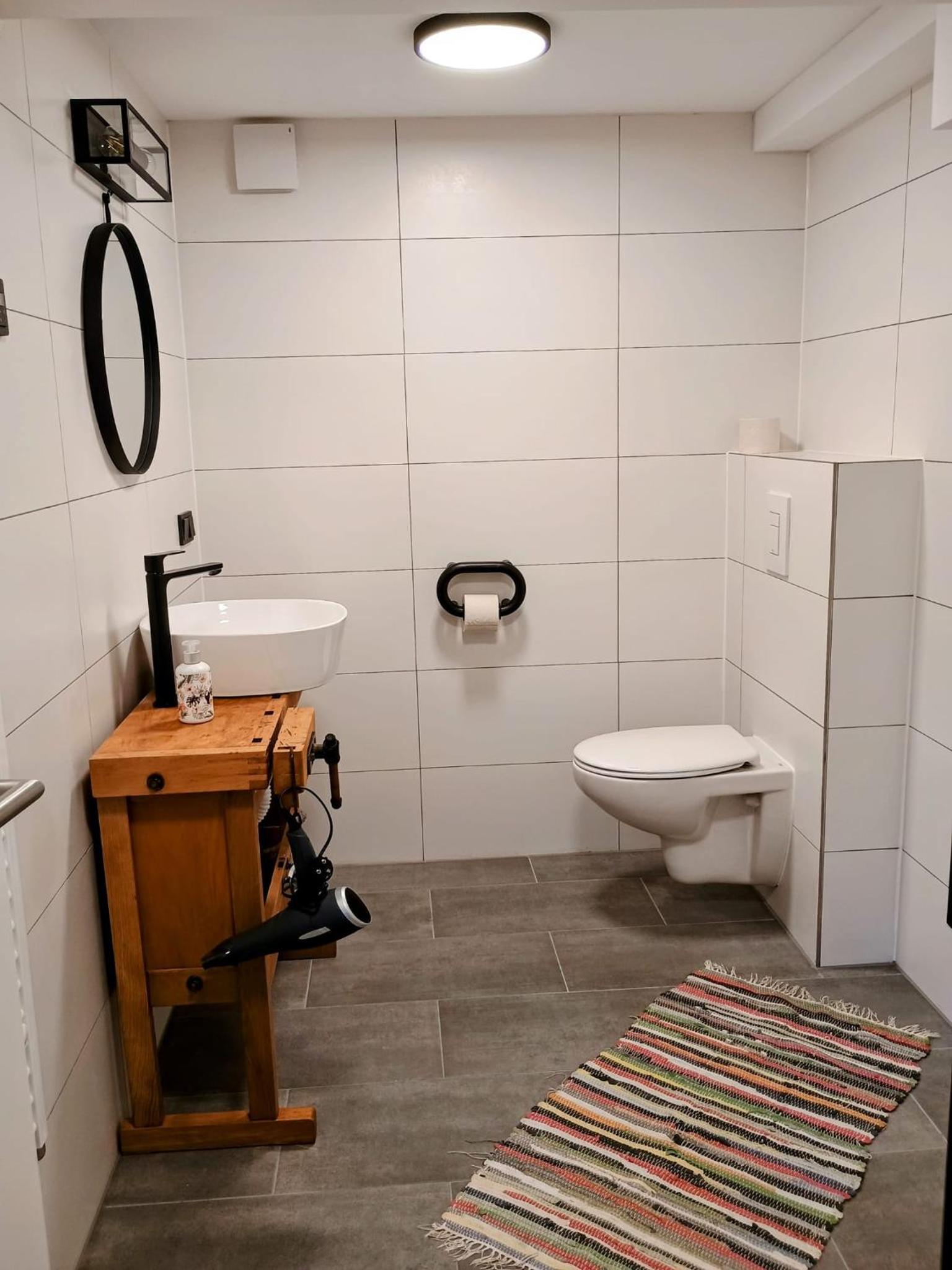 One-Bedroom Apartment with Garden photo 3