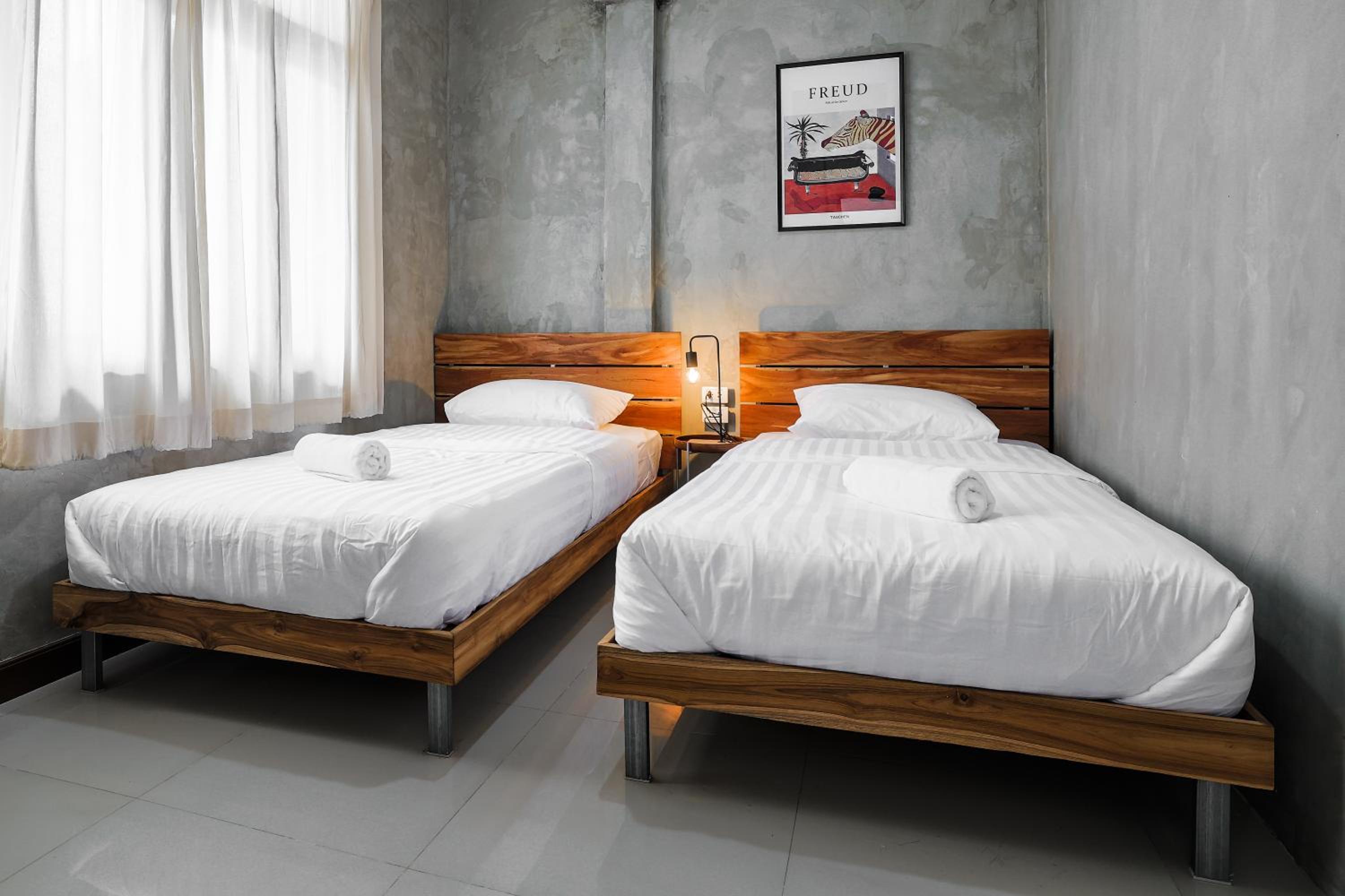 Twin Room with Private External Bathroom photo 1