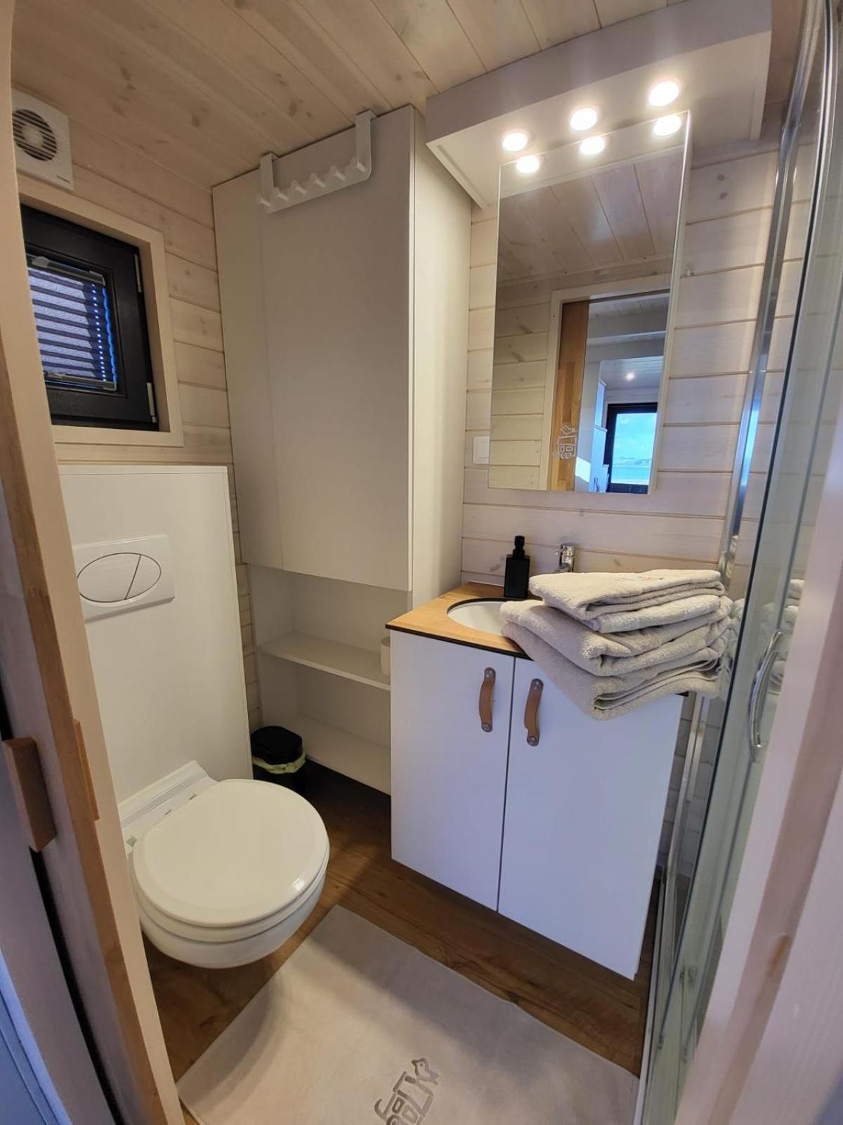Luxury Tiny House (Sea View) Skarrev #09 photo 2