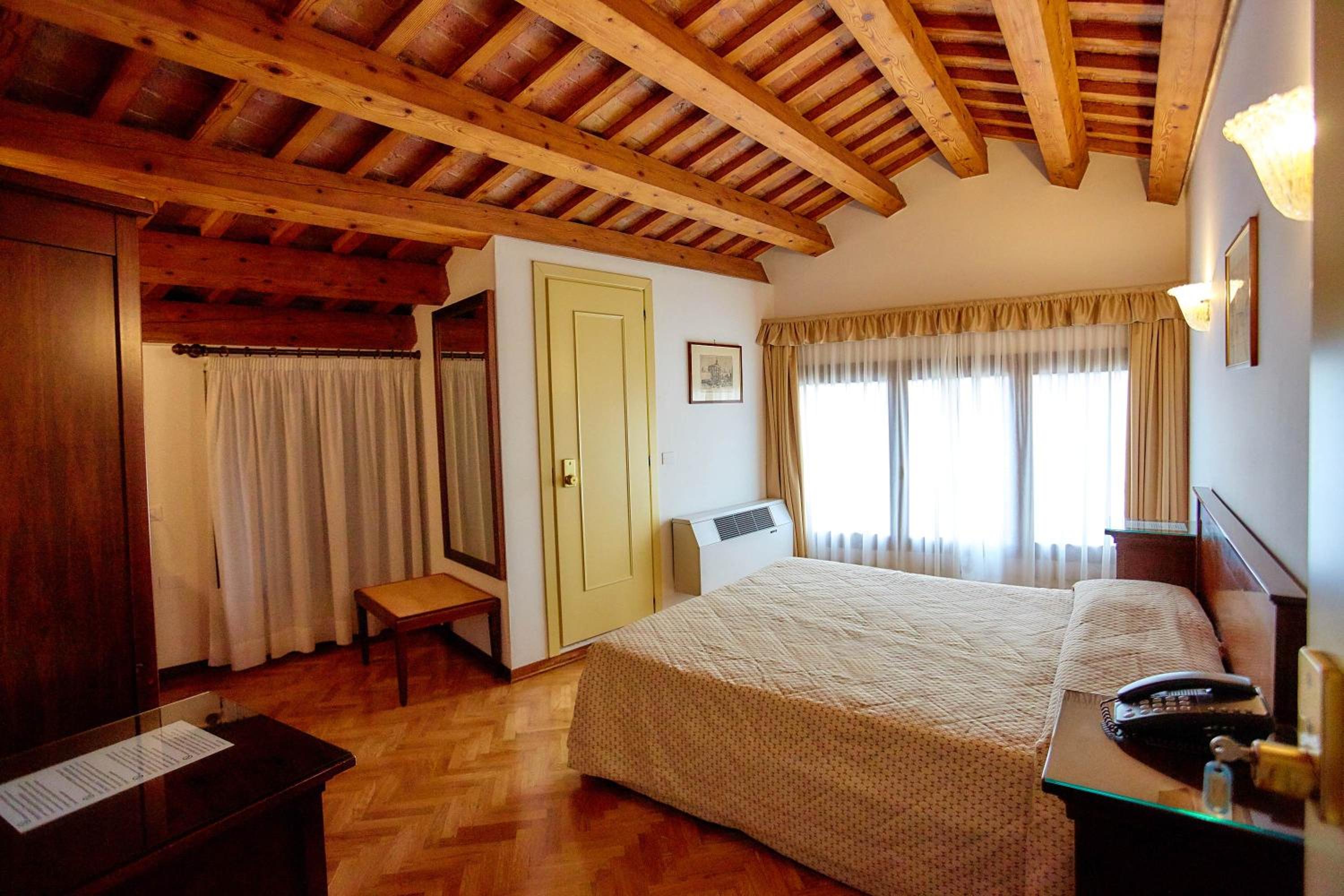 Classic Double or Twin Room - Photo 1