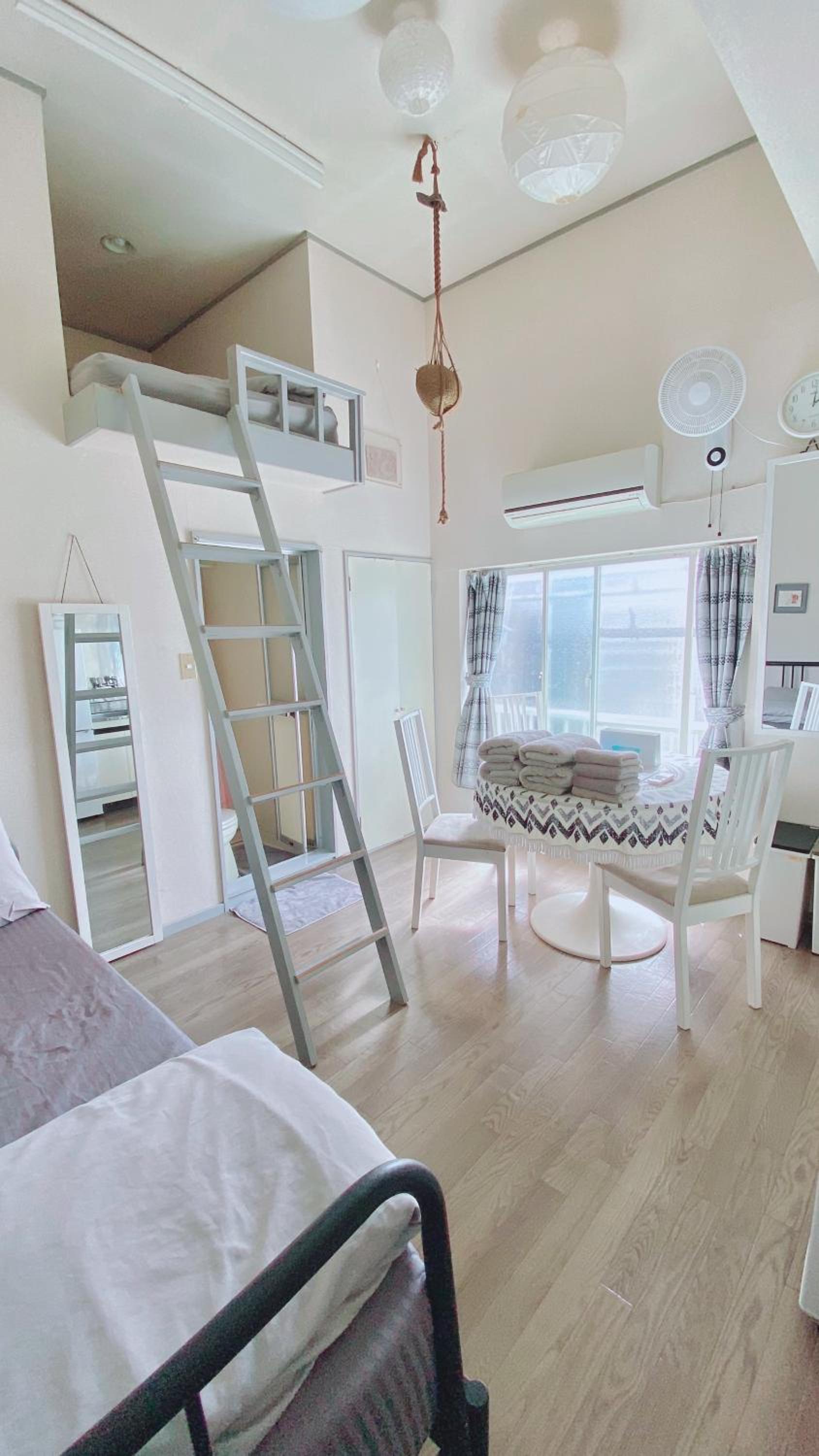 One-bedroom Loft Apartment  photo 1