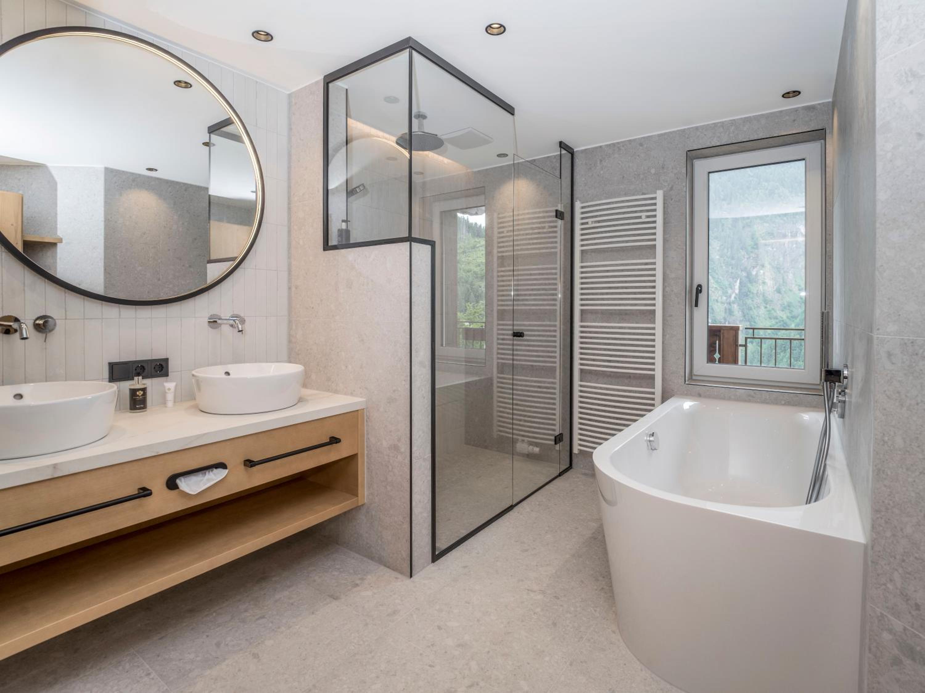 Suite with Mountain View