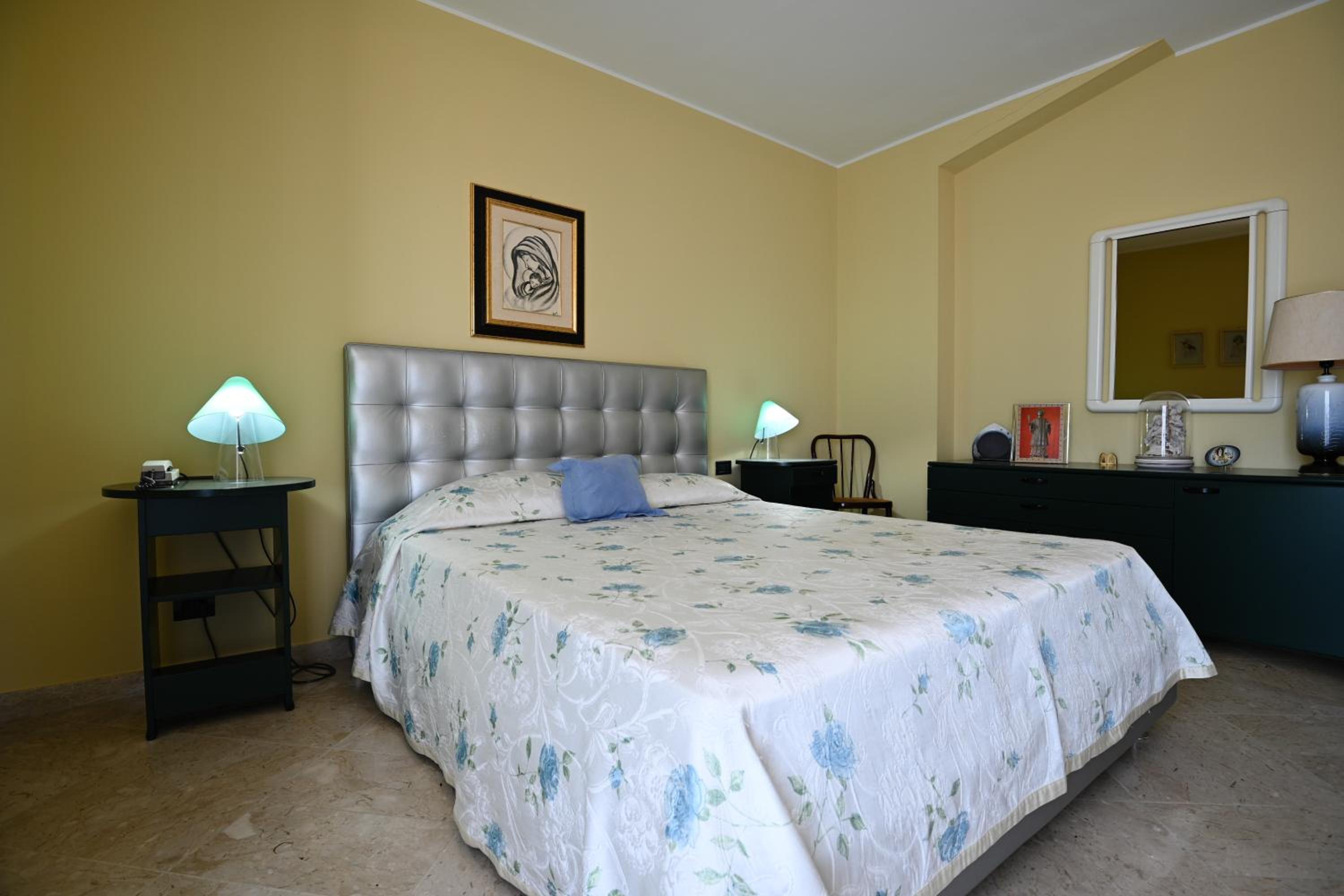 Two-Bedroom Apartment With Balcony photo 2