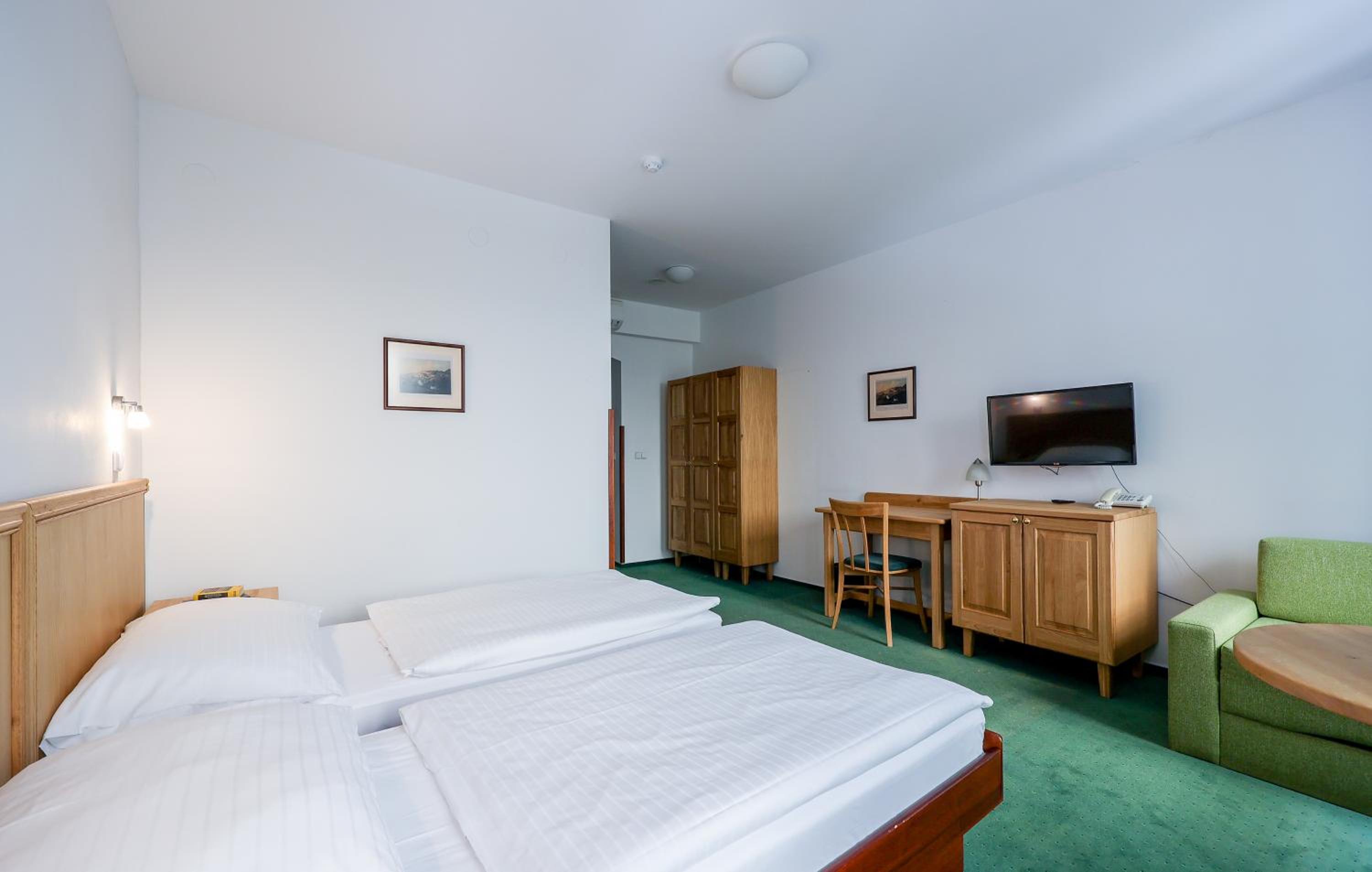 Triple Room with City View