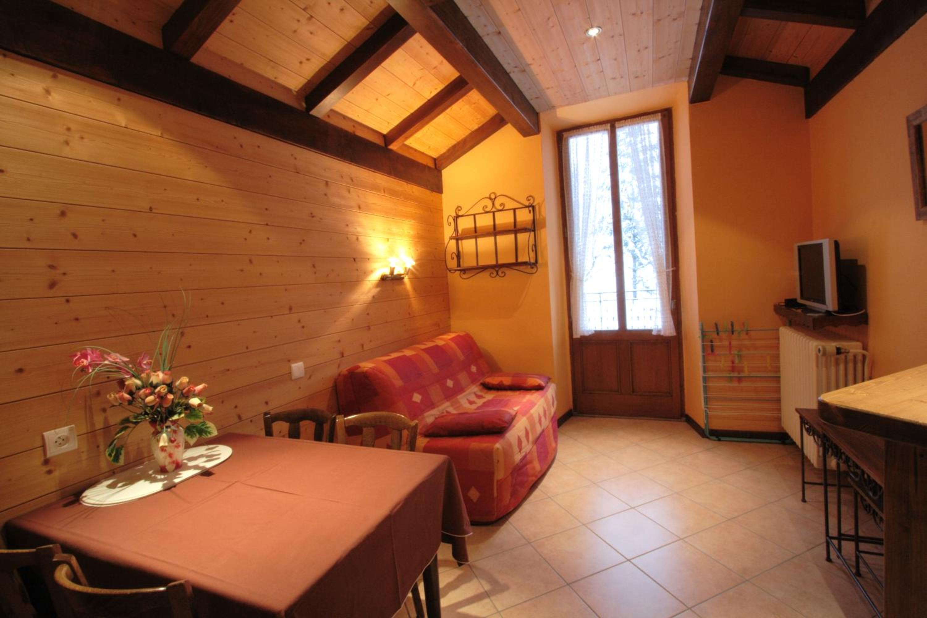 One-Bedroom Apartment with Terrace