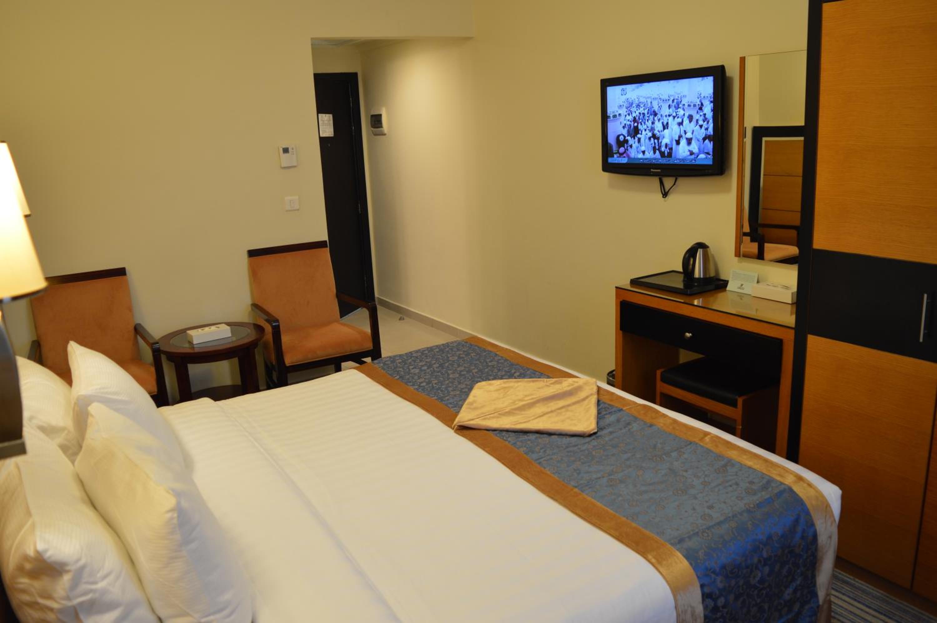 Twin Room with City View photo 1
