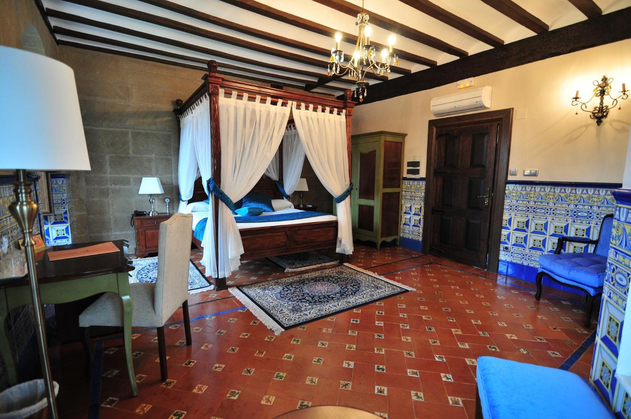 Suite - Photo 2