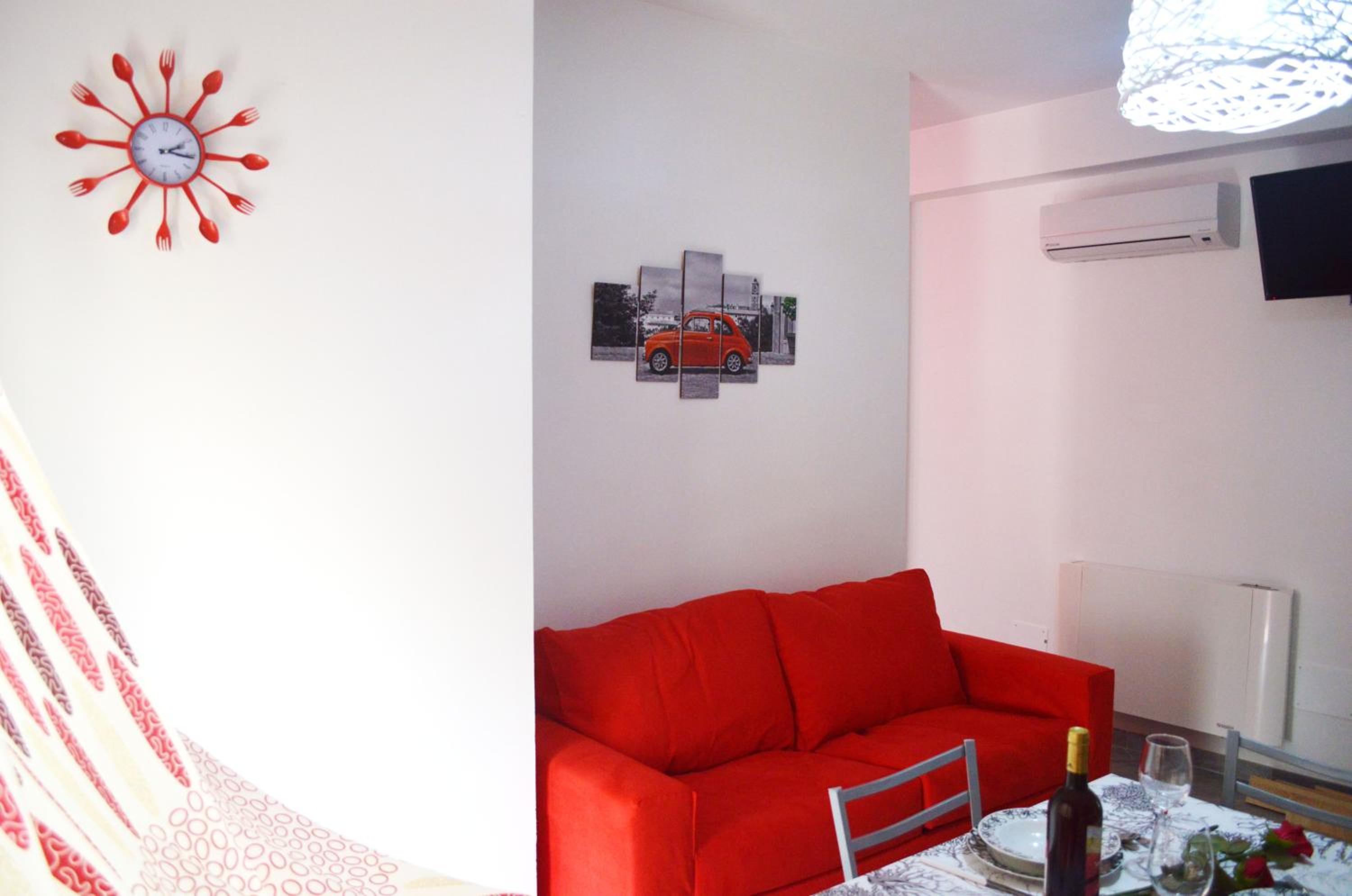 One-Bedroom Apartment With Balcony - Via P. Calvi 35 photo 3