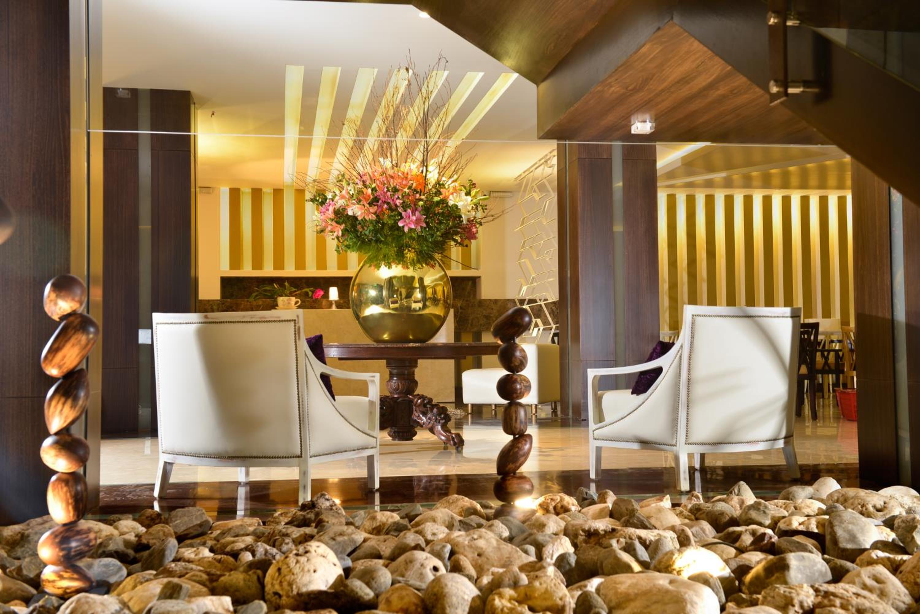 Deluxe King Room photo 3