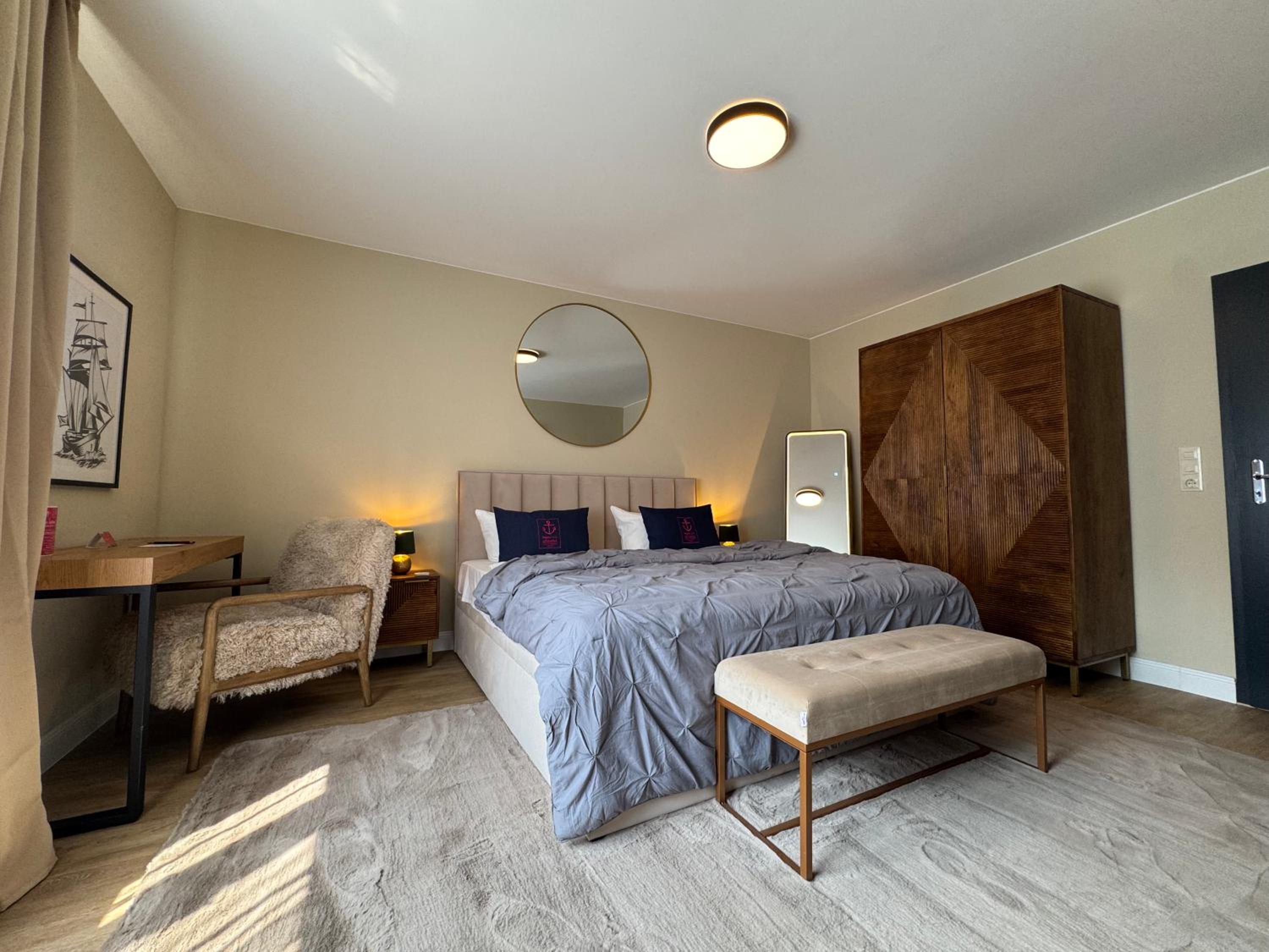Suite with Garden View thumbnail 6