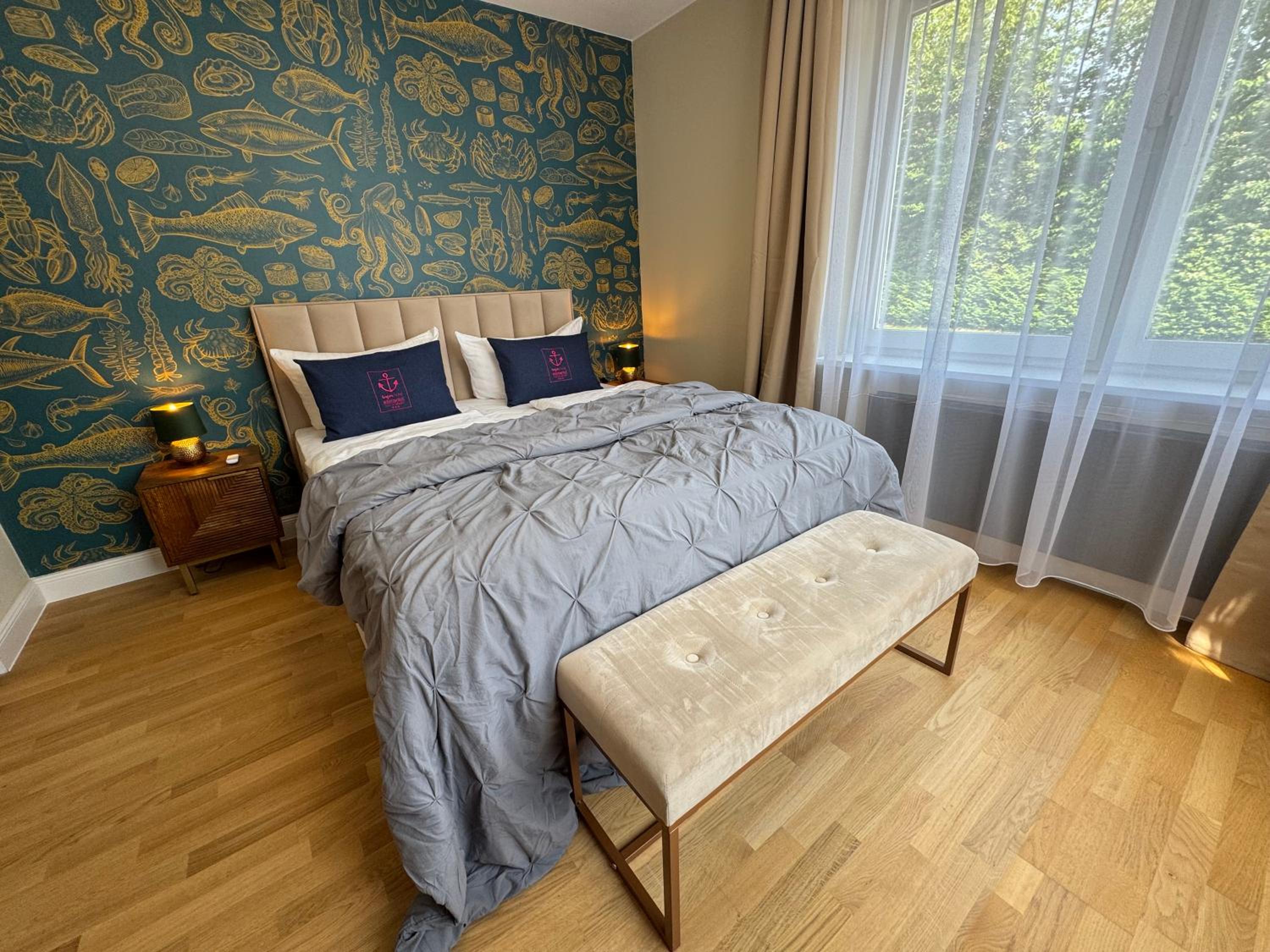 Suite with Garden View thumbnail 5