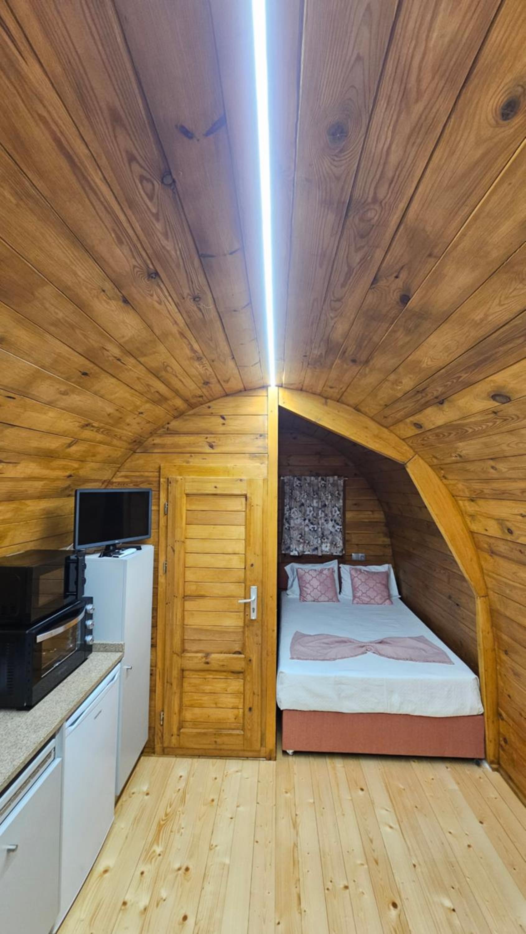 One-Bedroom Bungalow photo 3