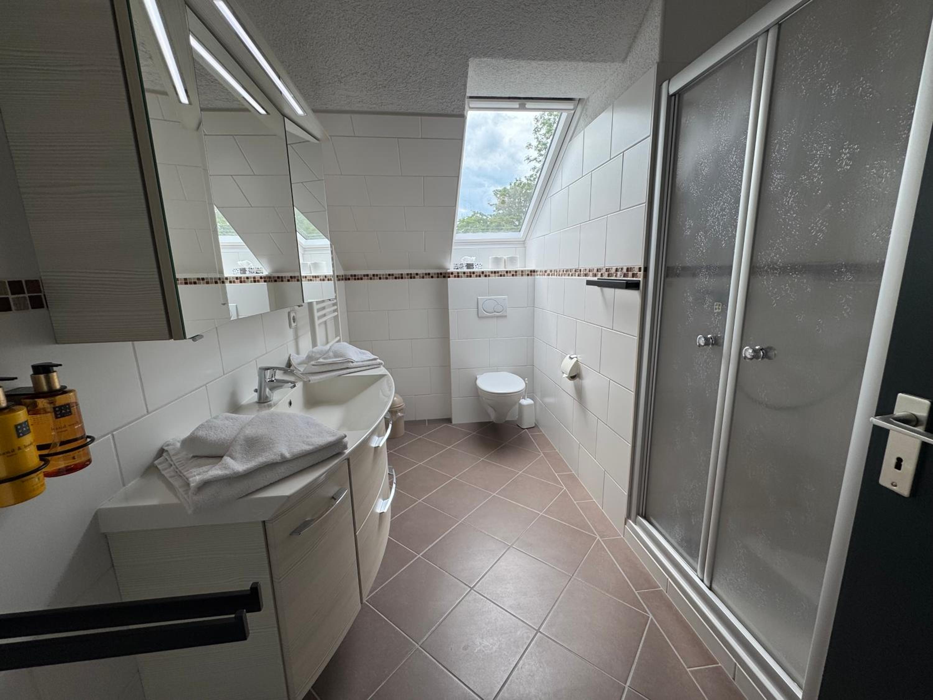 Two-Bedroom Suite thumbnail 5