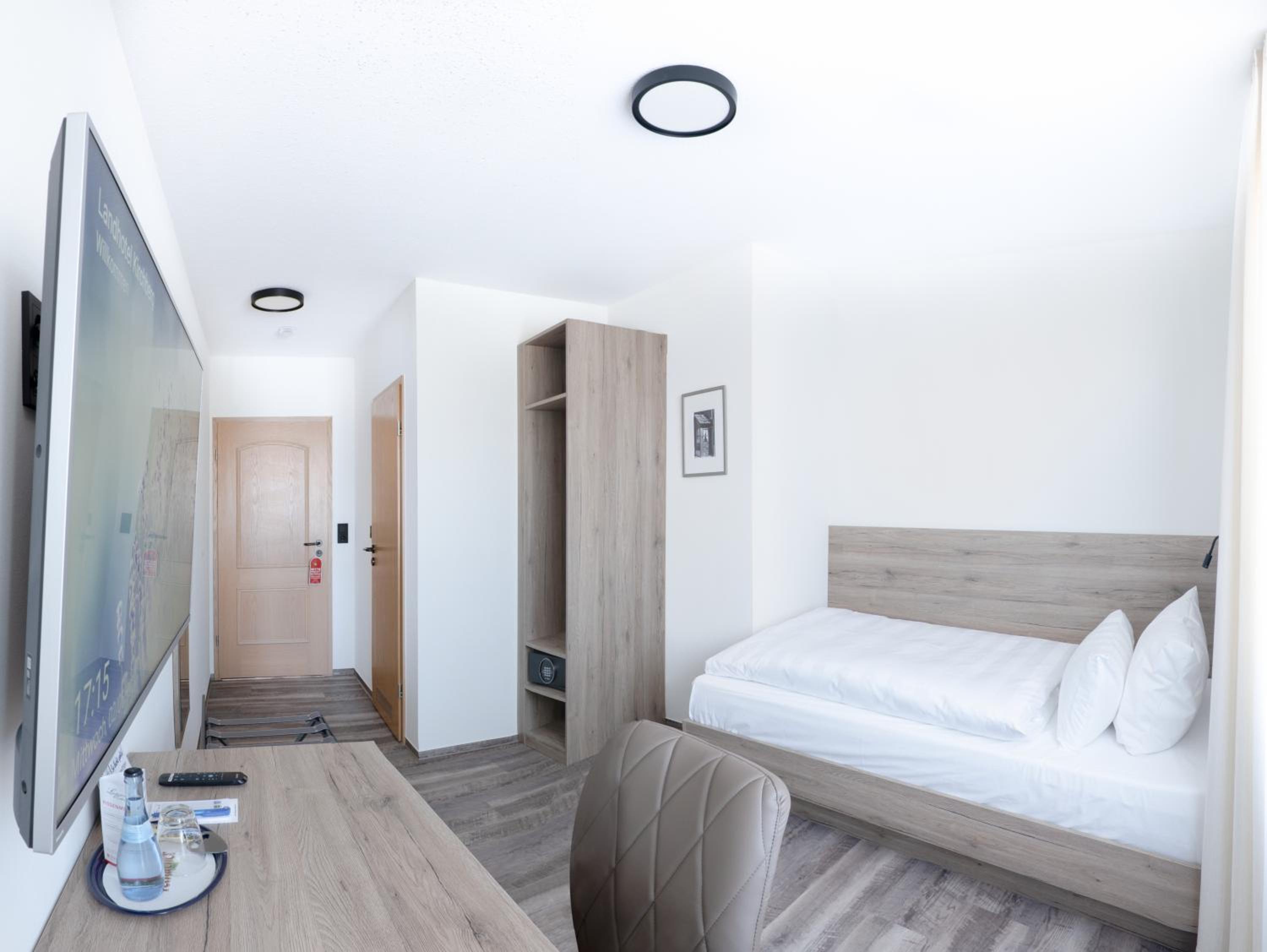 Single Room photo 2