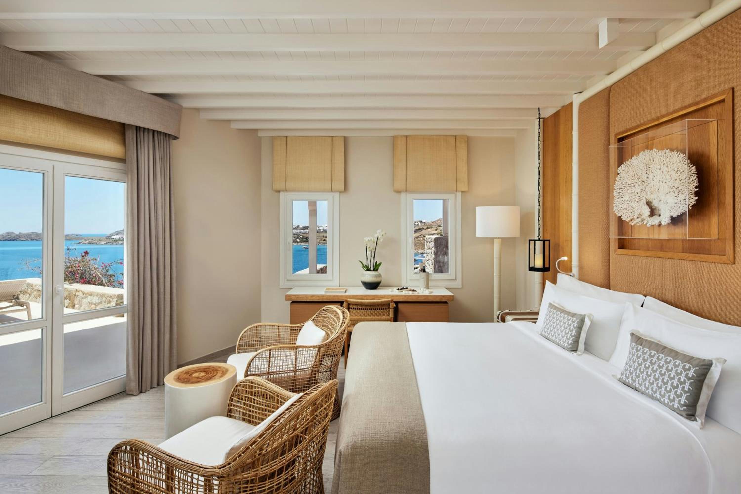 Deluxe Corner King Room with Sea View