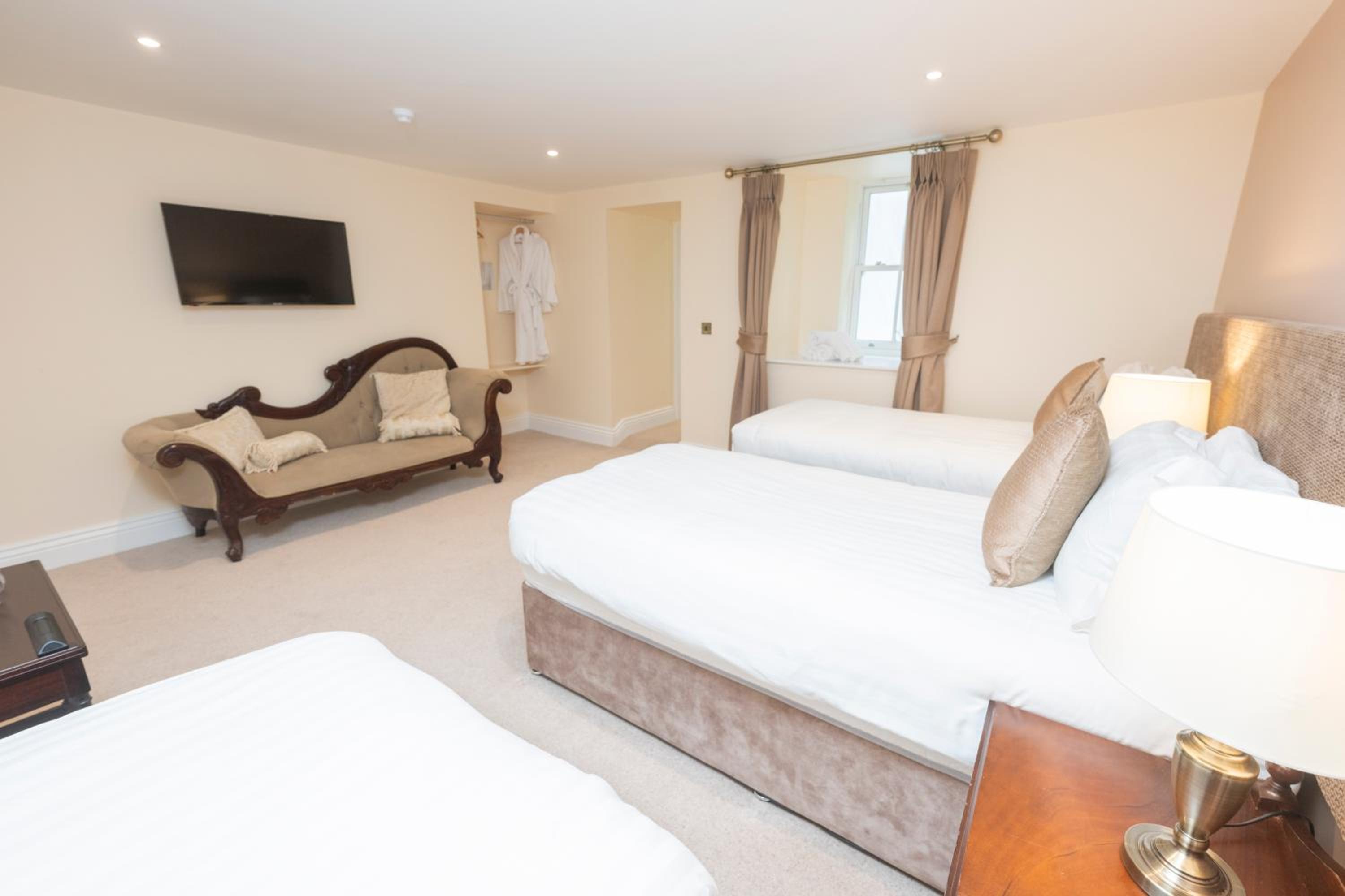 Superior Triple Room