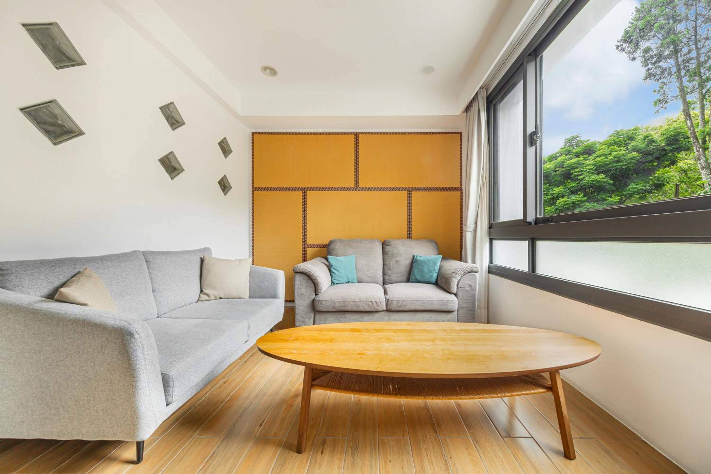 Quadruple Room with Mountain View photo 2