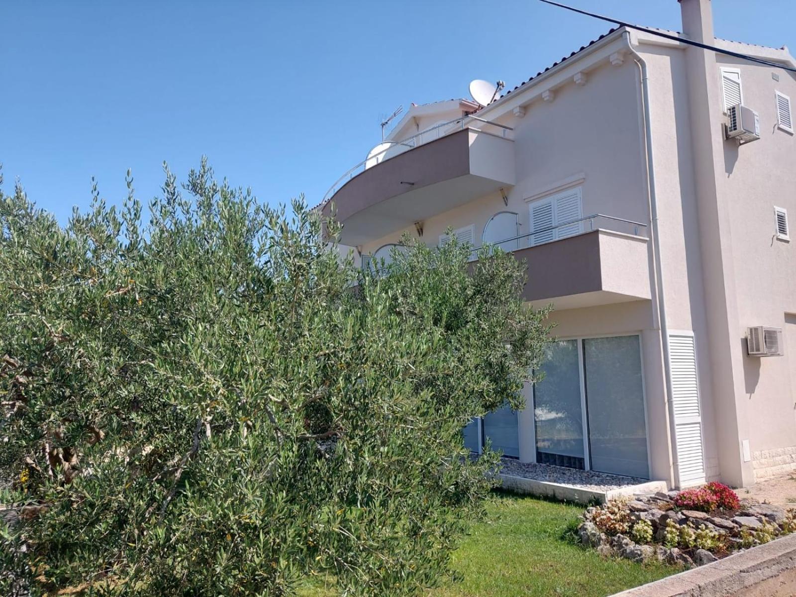 Superior One-Bedroom Apartment with Balcony