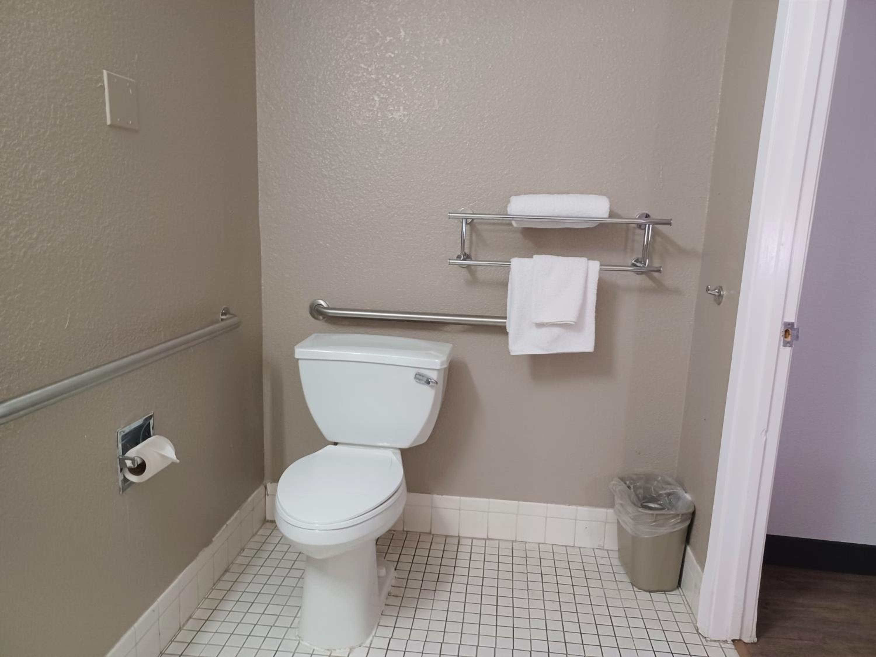 Deluxe Quadruple Room - Smoking