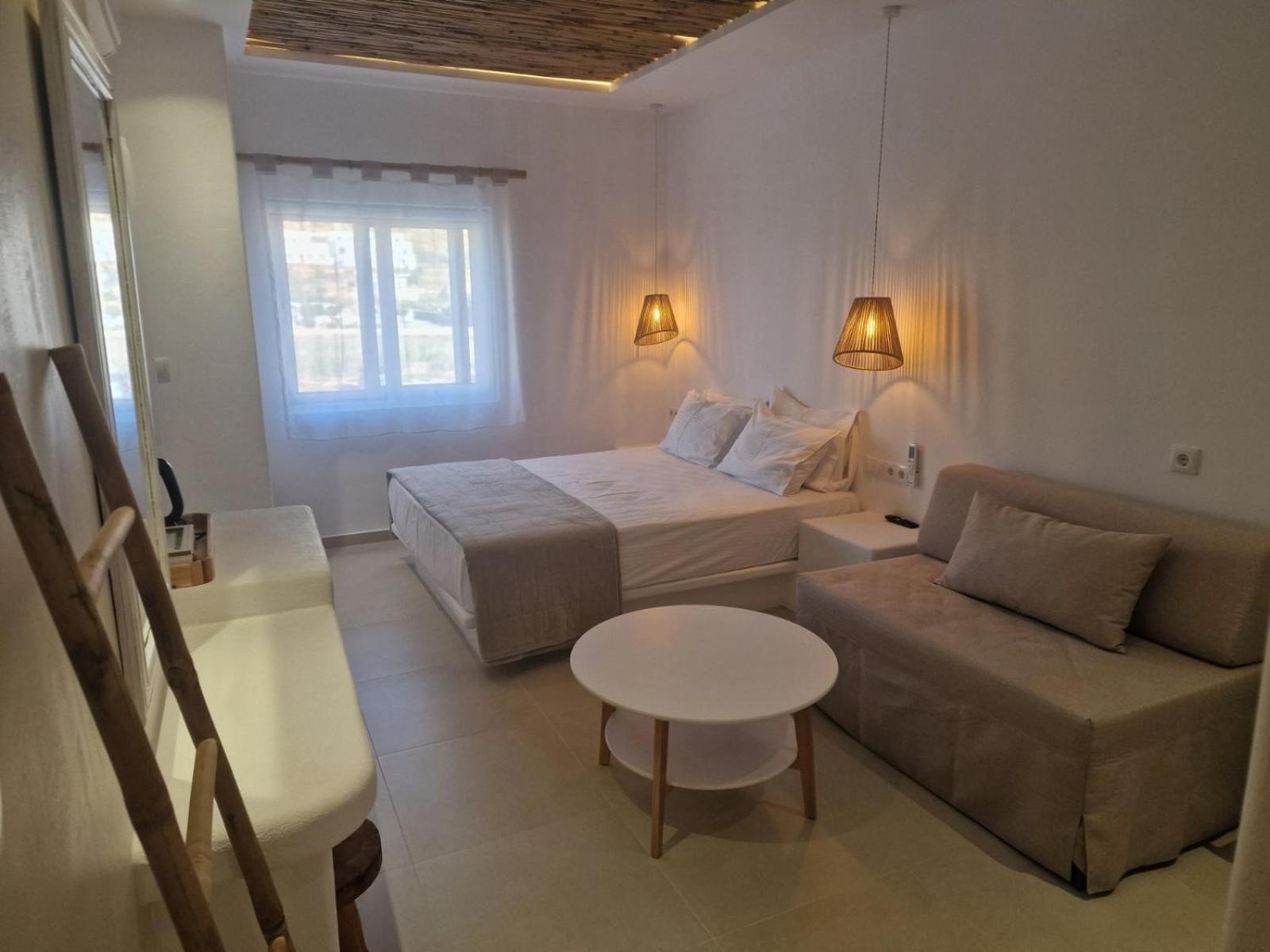 Deluxe Double Room with Extra Bed