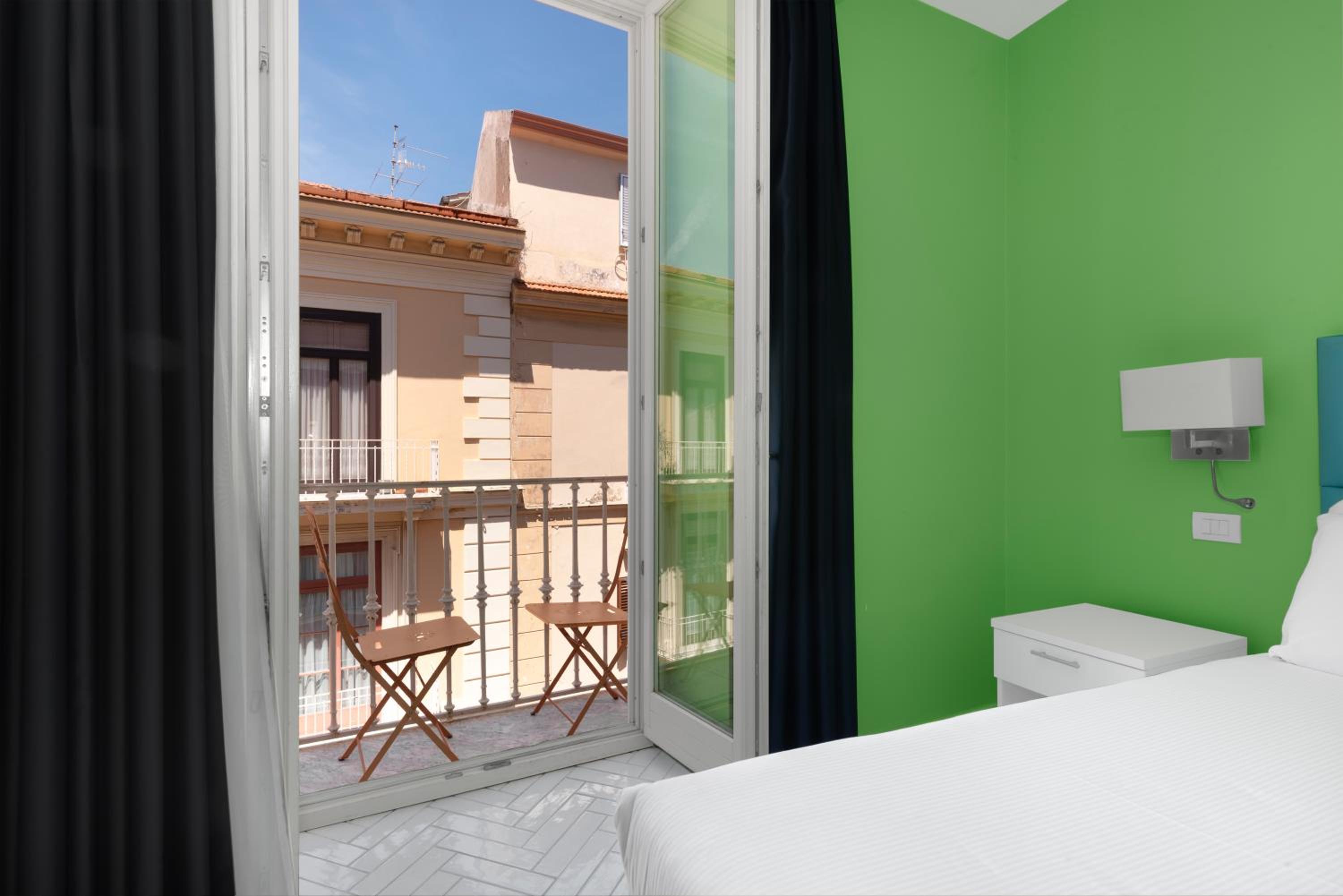 Deluxe Double or Twin Room with City View photo 2
