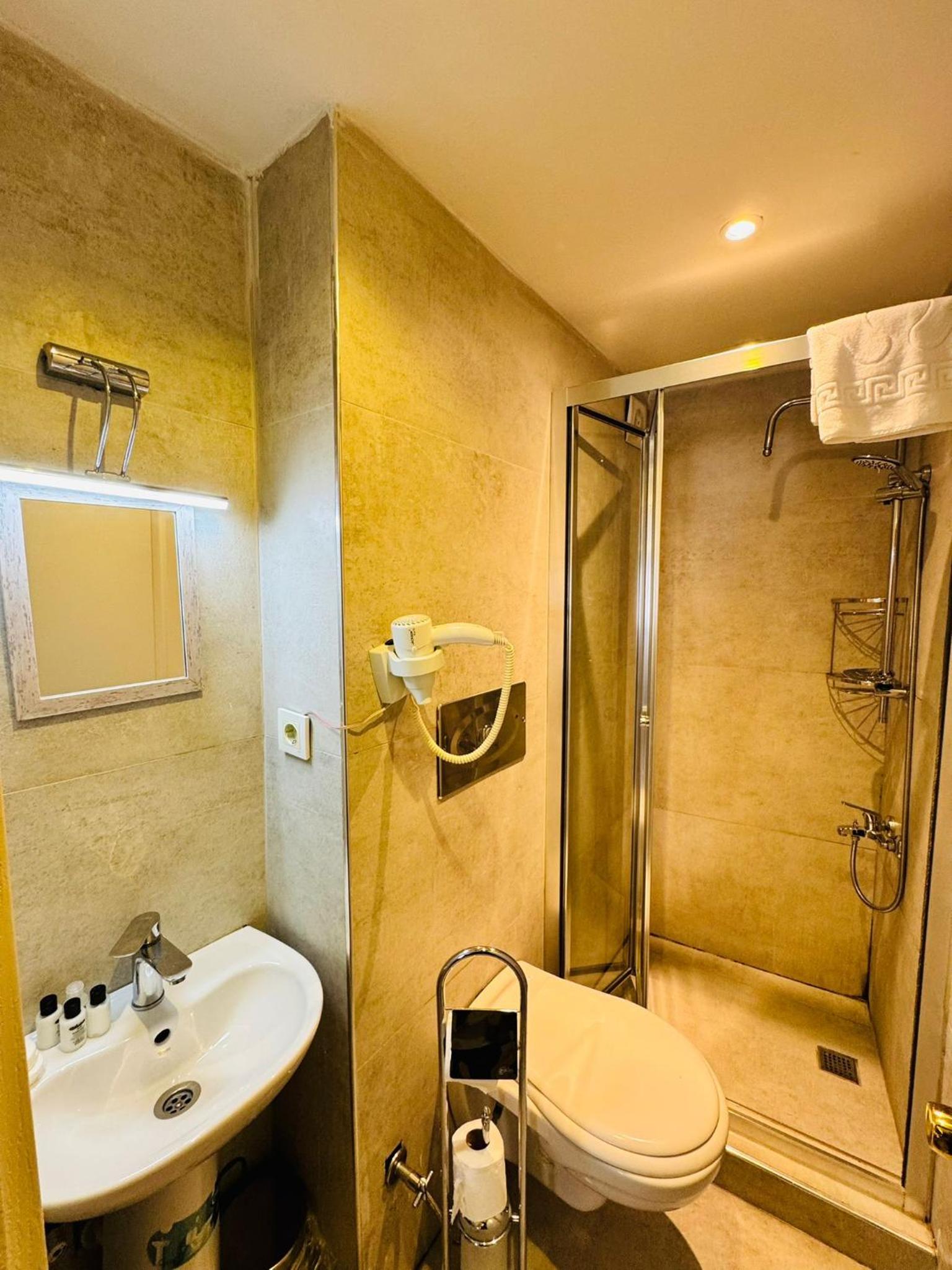 Premium Quadruple Room photo 3