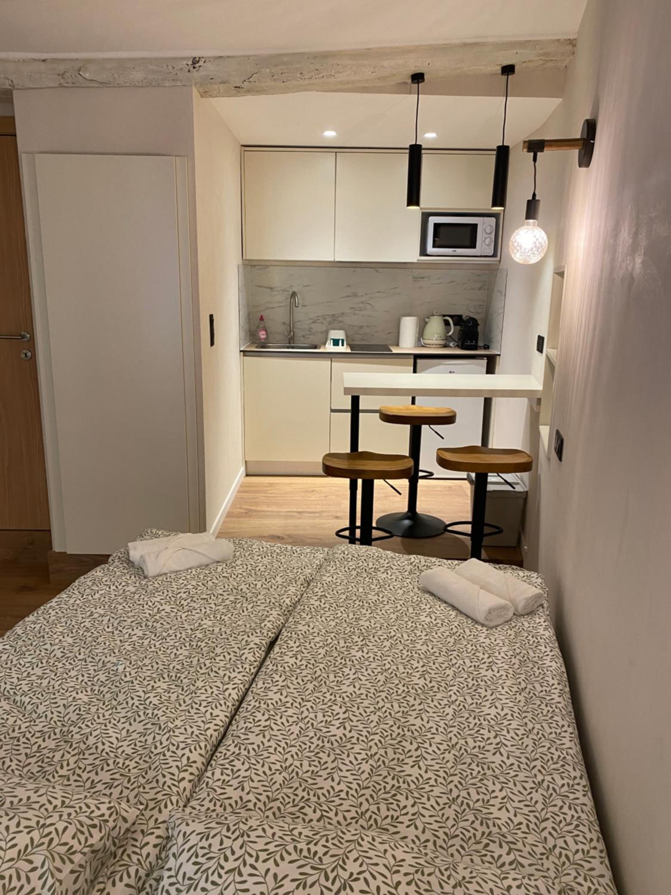 One-Bedroom Apartment photo 2