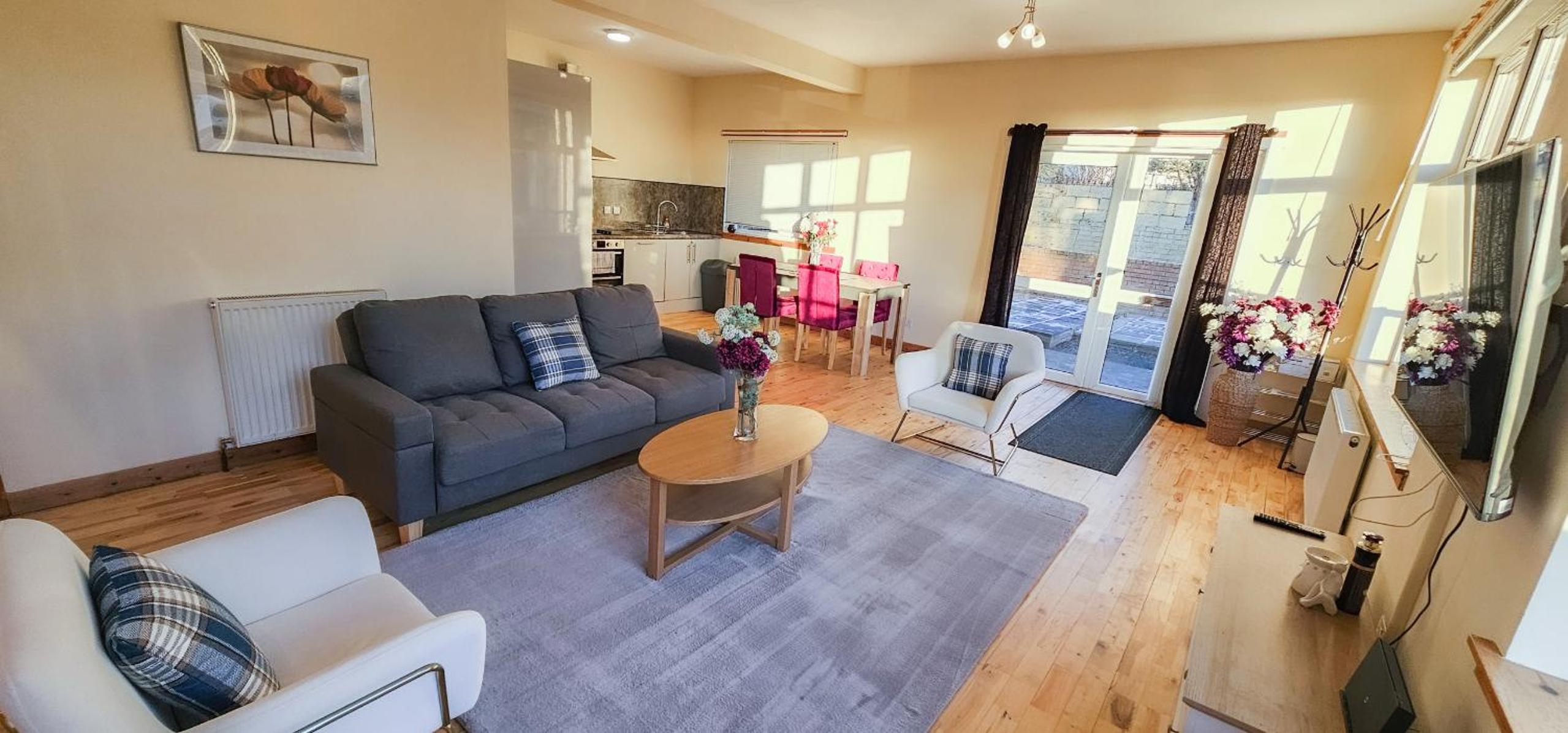 Two-Bedroom House photo 2