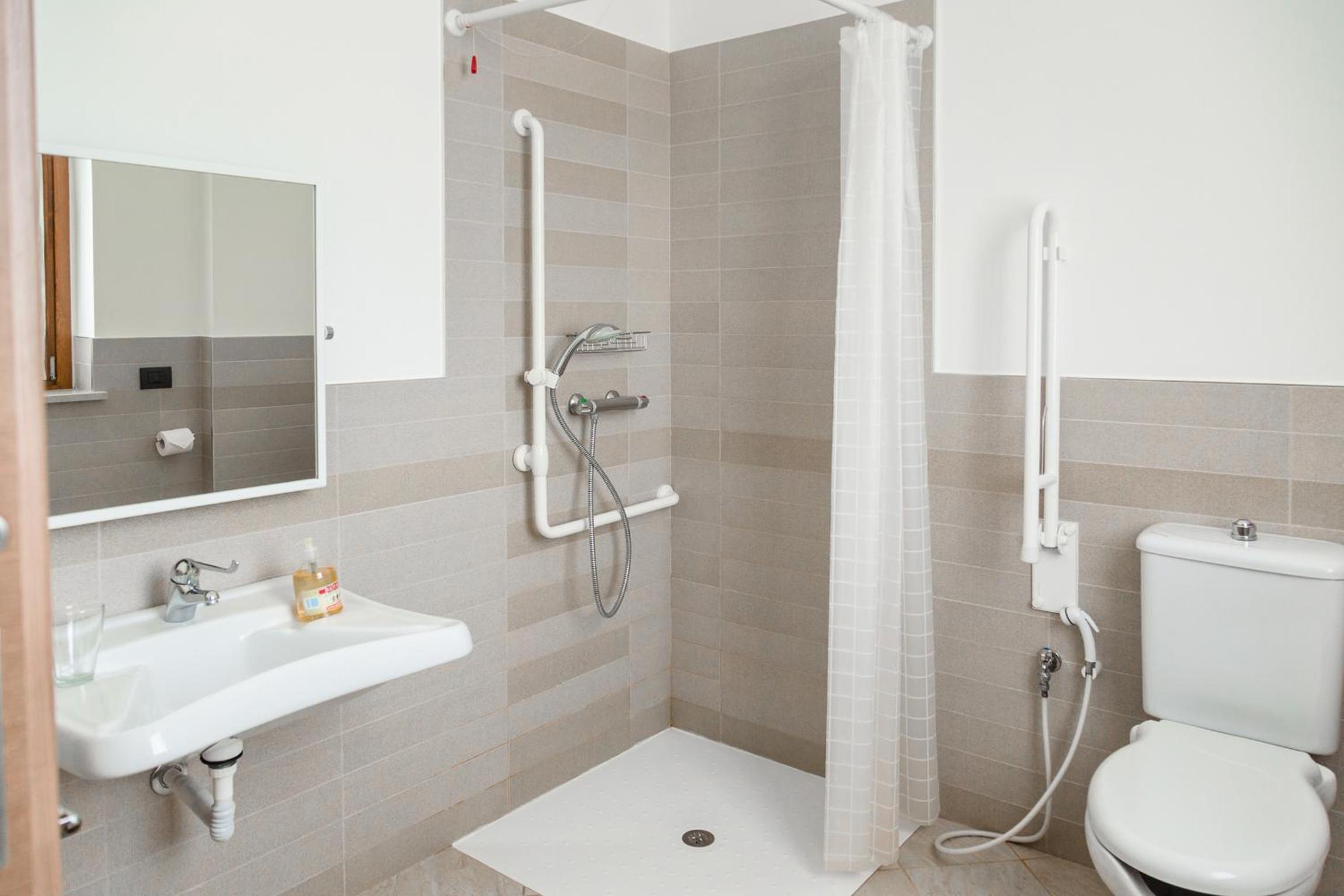One-Bedroom Apartment - Disability Access photo 2