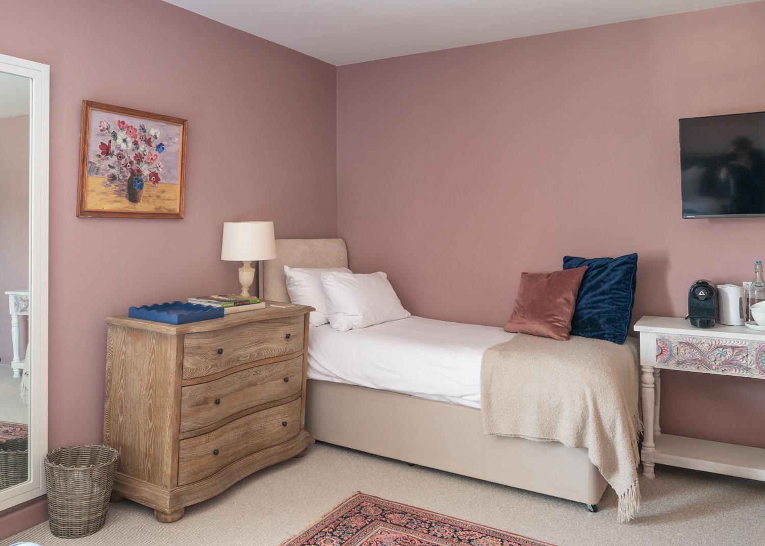 Triple Room with Bath - Photo 5