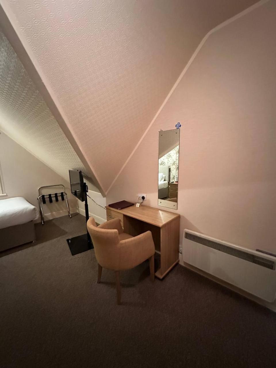 Standard Single Room with Shower