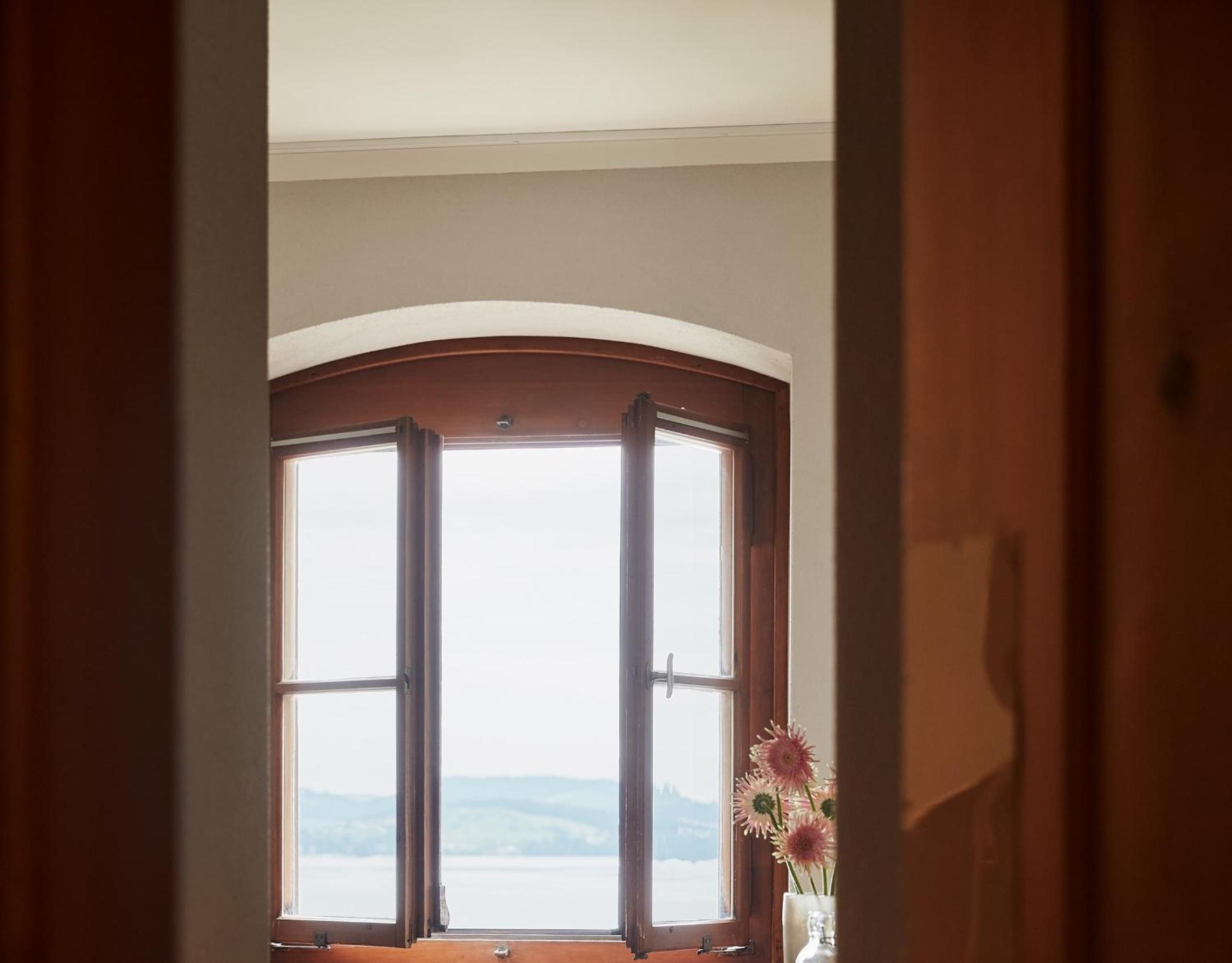 Double Room with Lake View - Photo 2
