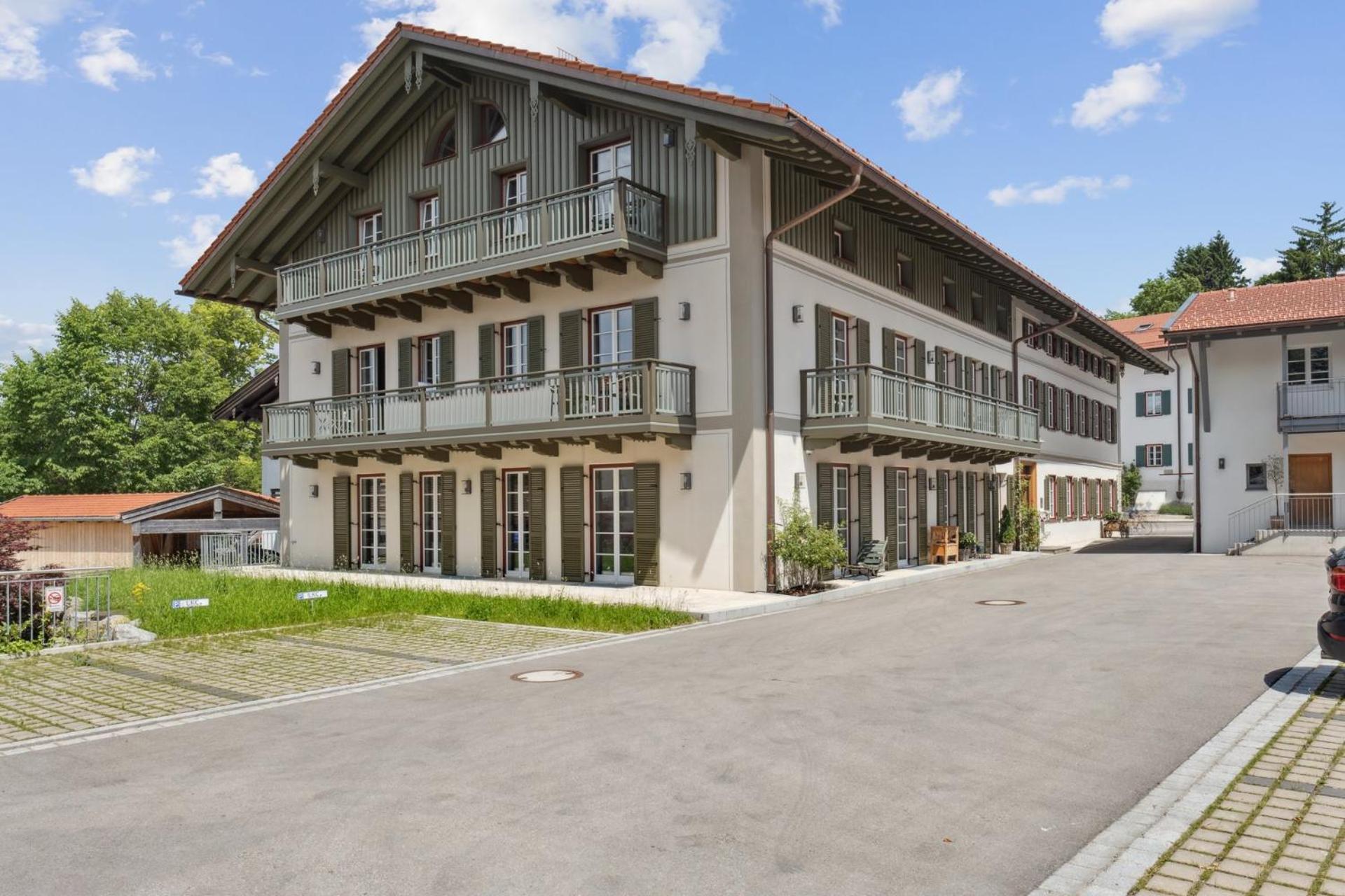 Three-Bedroom Premium Apartment with Balcony photo 1