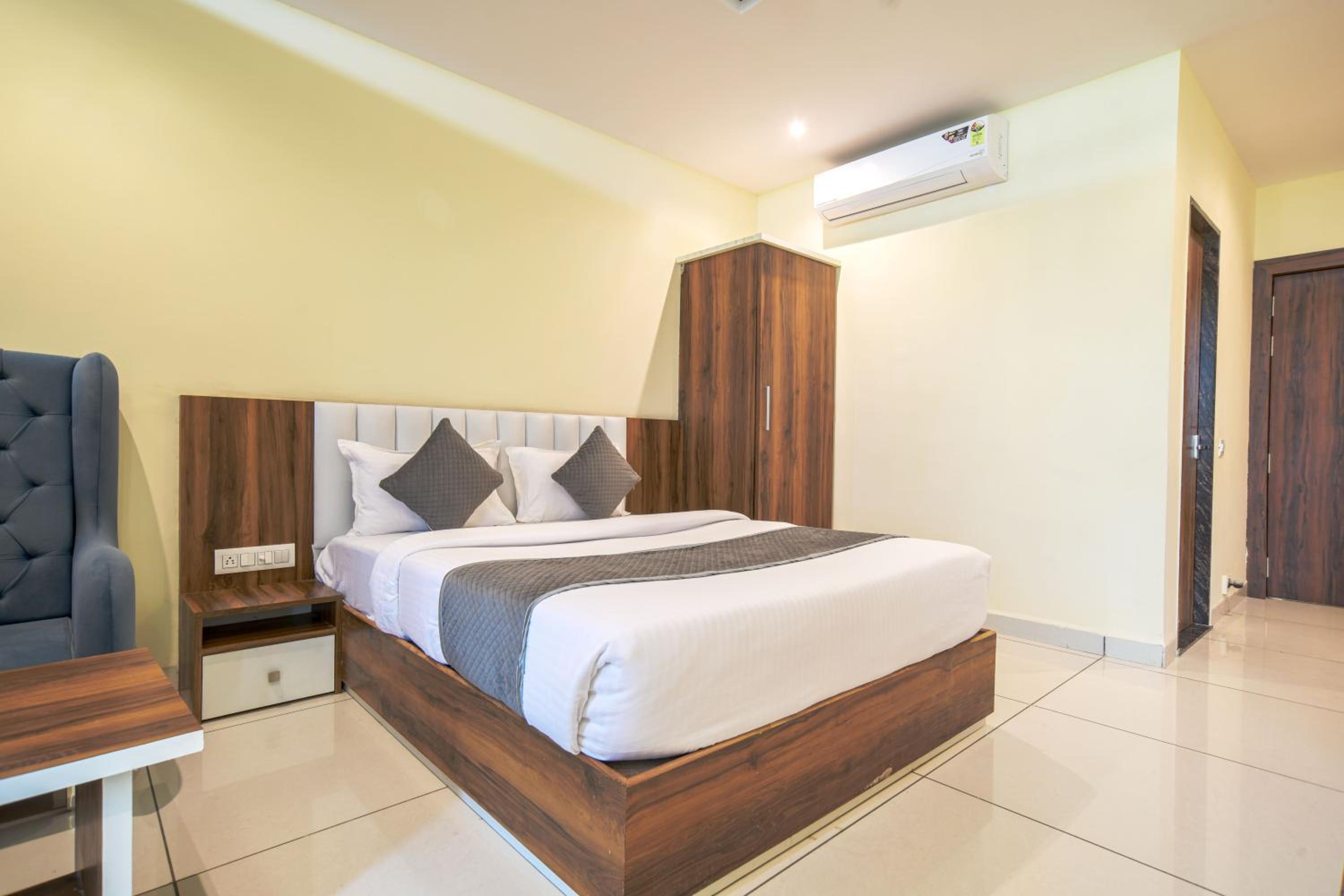 King Room with Balcony photo 3