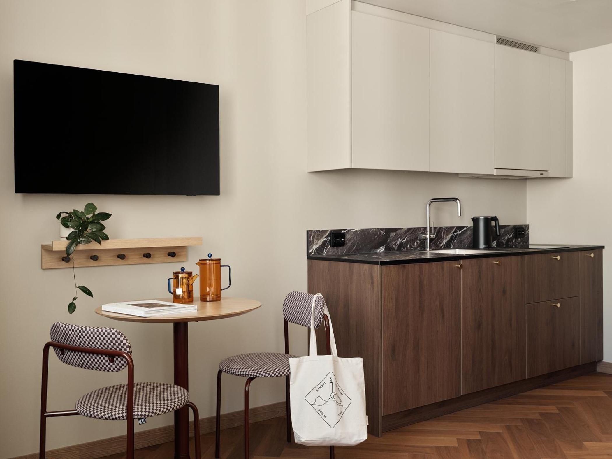 Original Studio with Kitchen