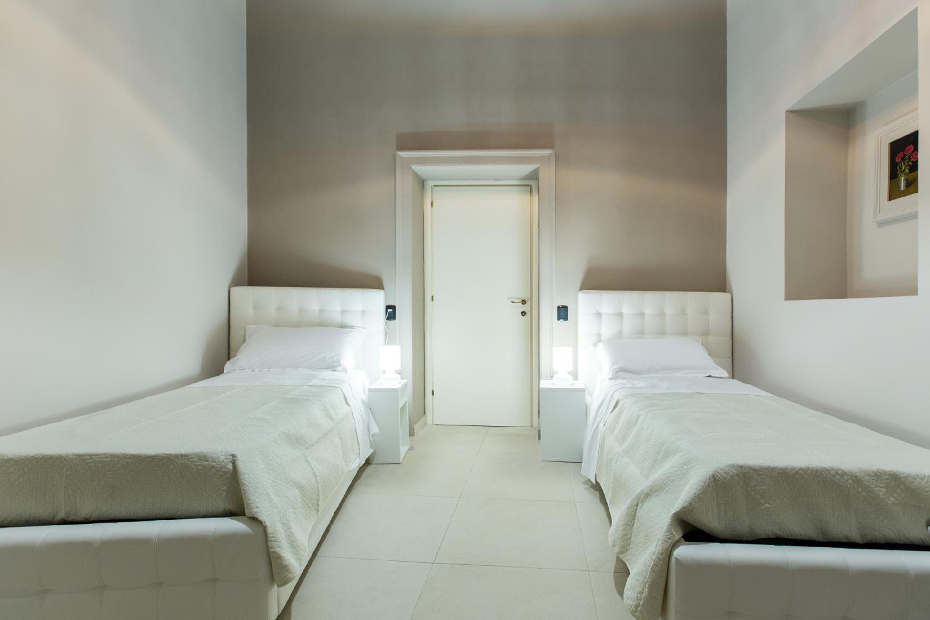Family Room with Terrace - Photo 3