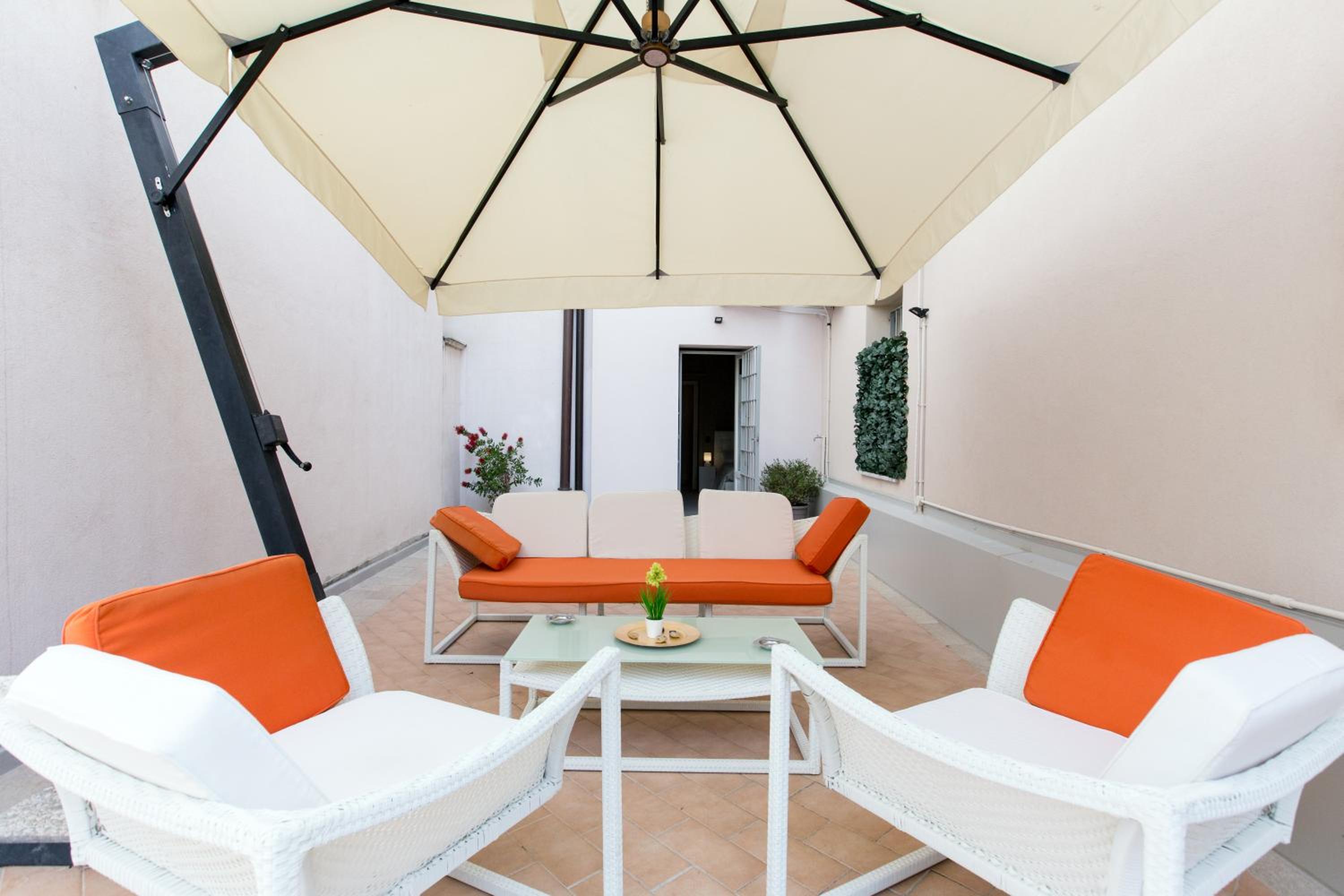 Family Room with Terrace - Photo 7