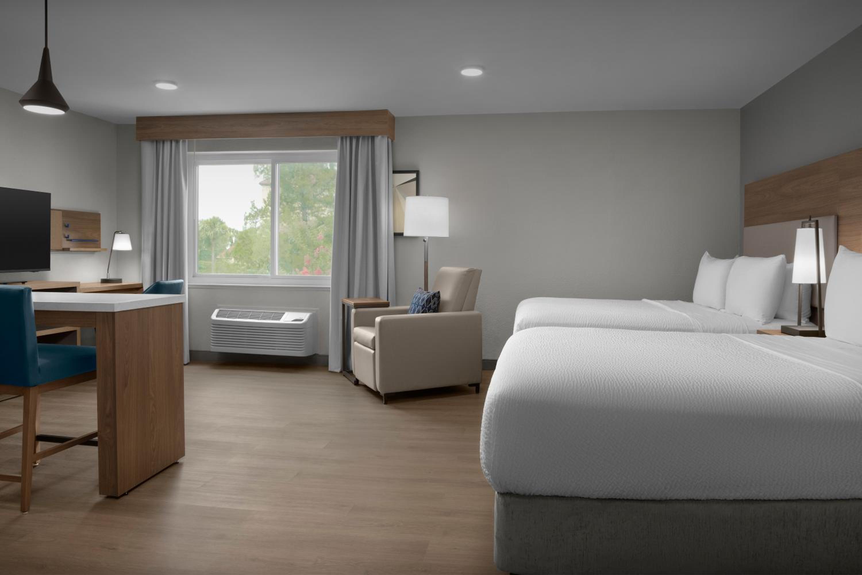 Studio Suite with Two Queen Beds - Photo 6