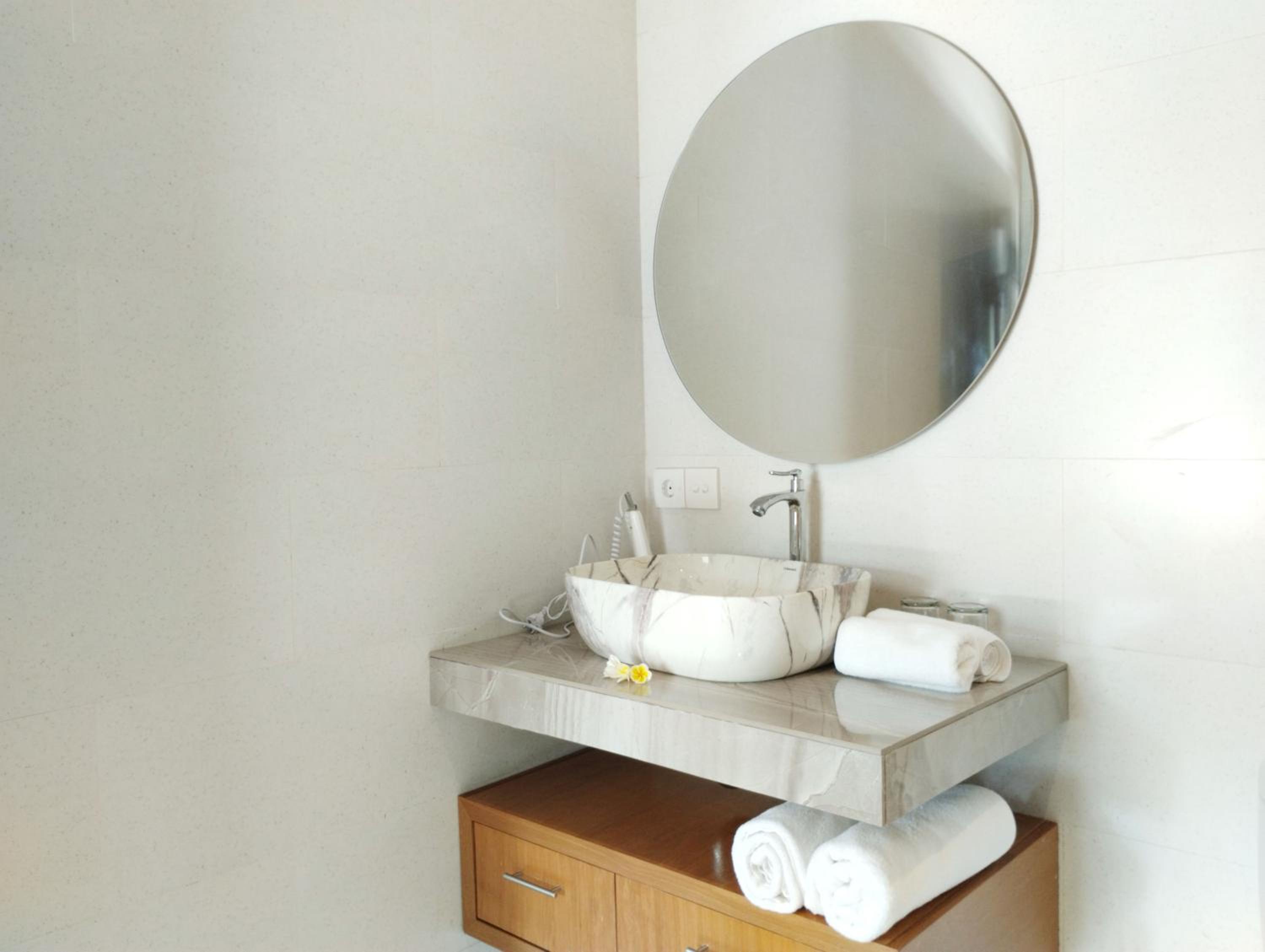 Deluxe Suite - Photo 12