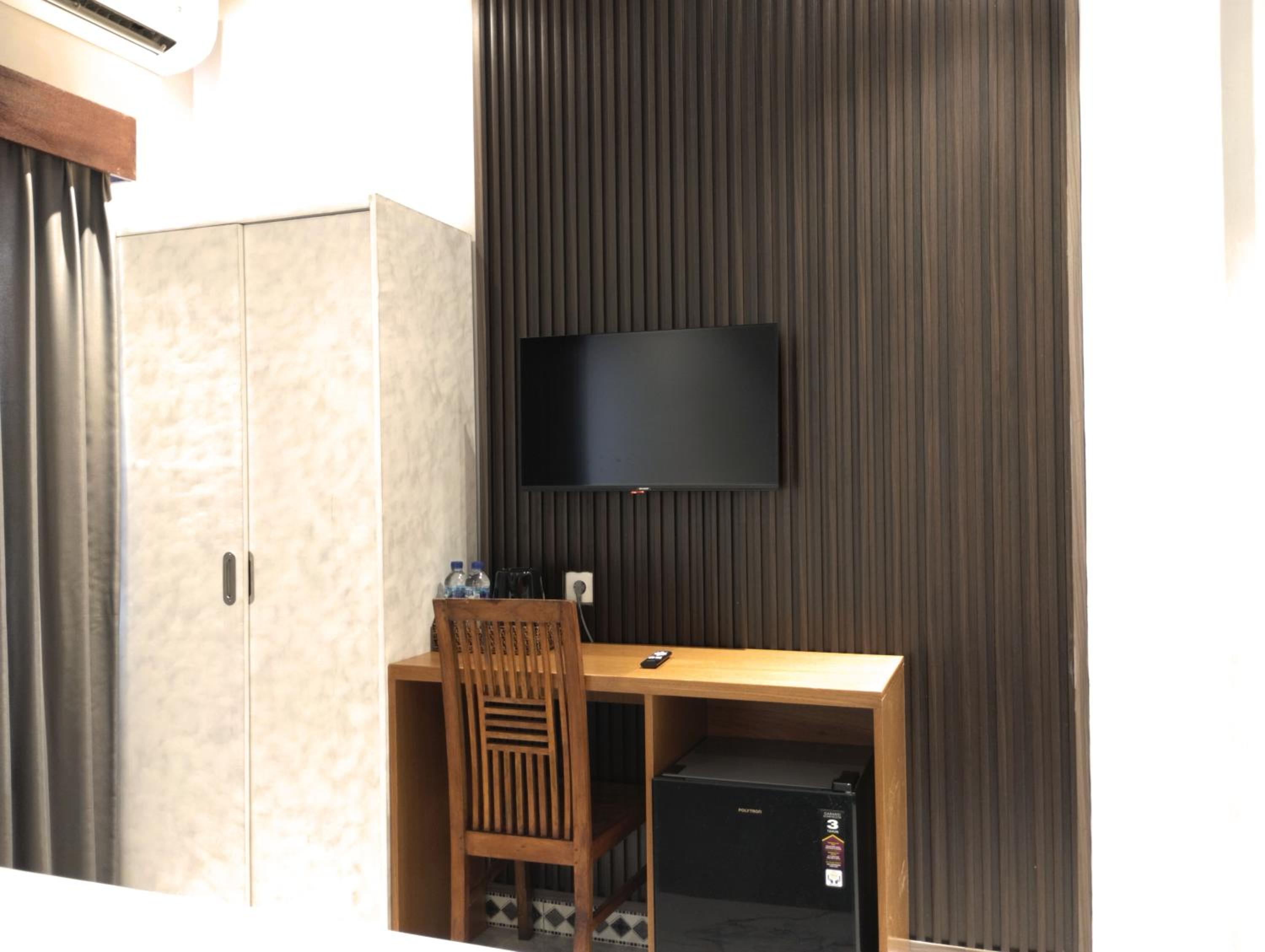 Deluxe Suite - Photo 11