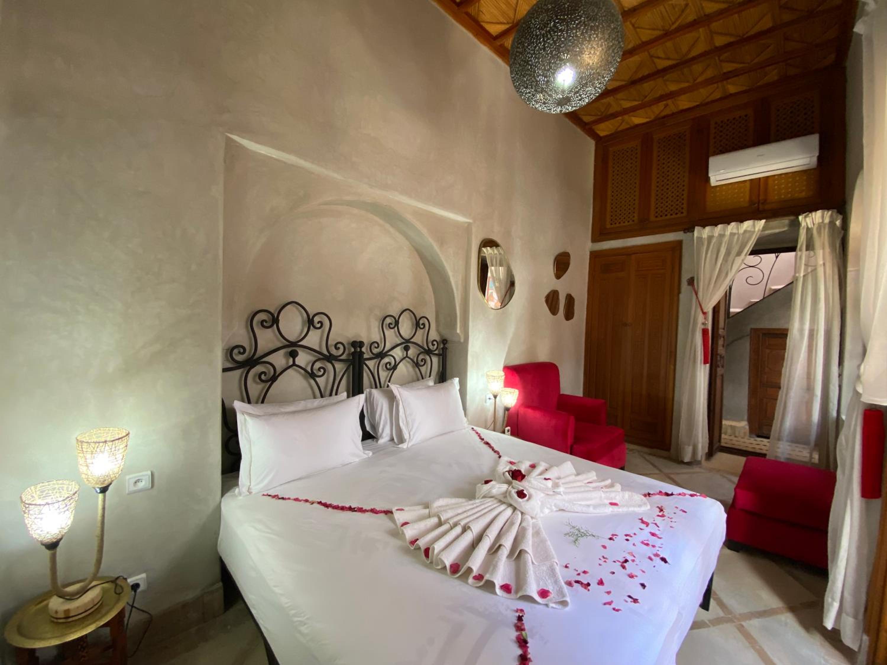 Deluxe Double or Twin Room photo 3