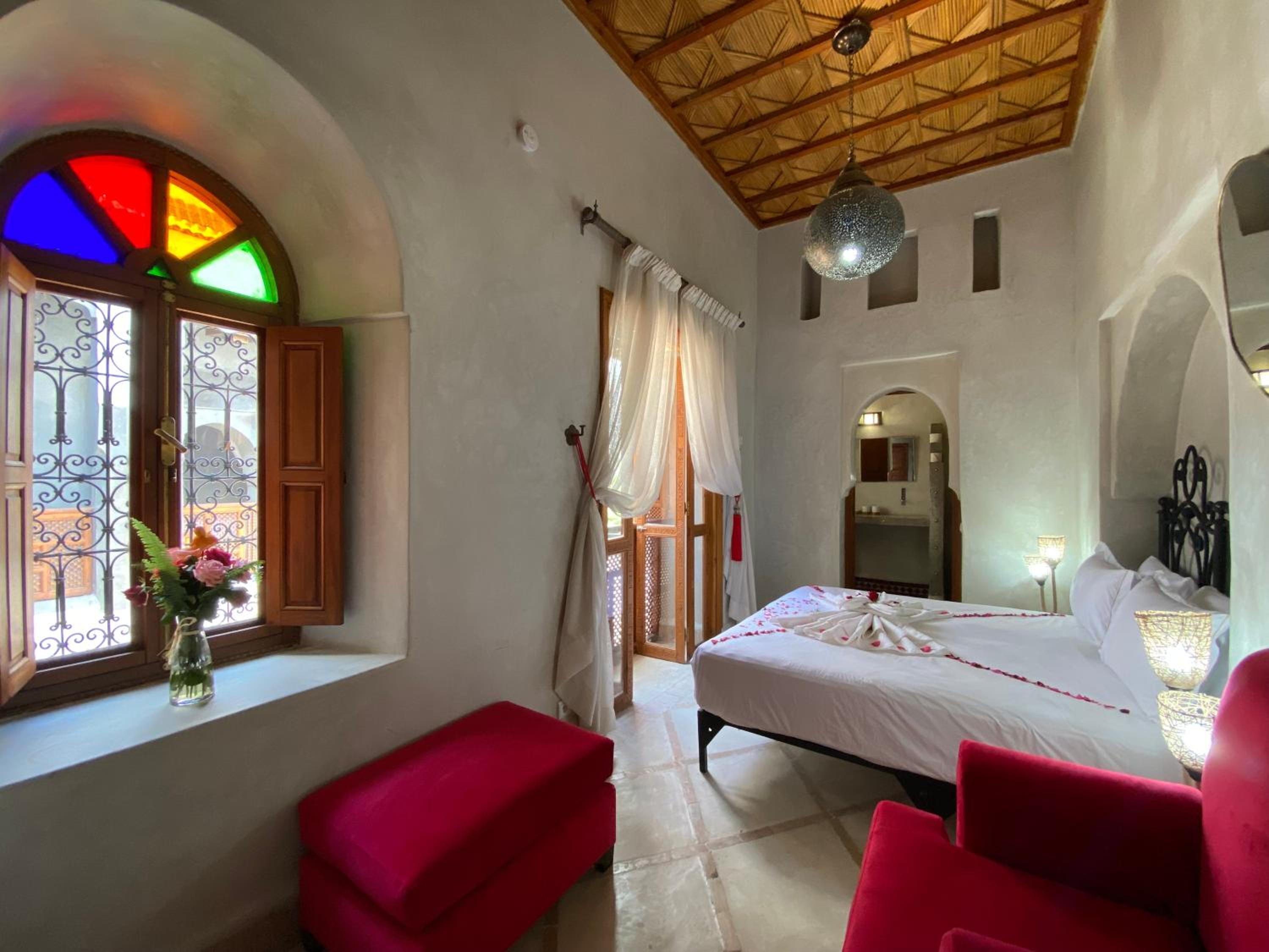 Six-Bedroom House photo 1