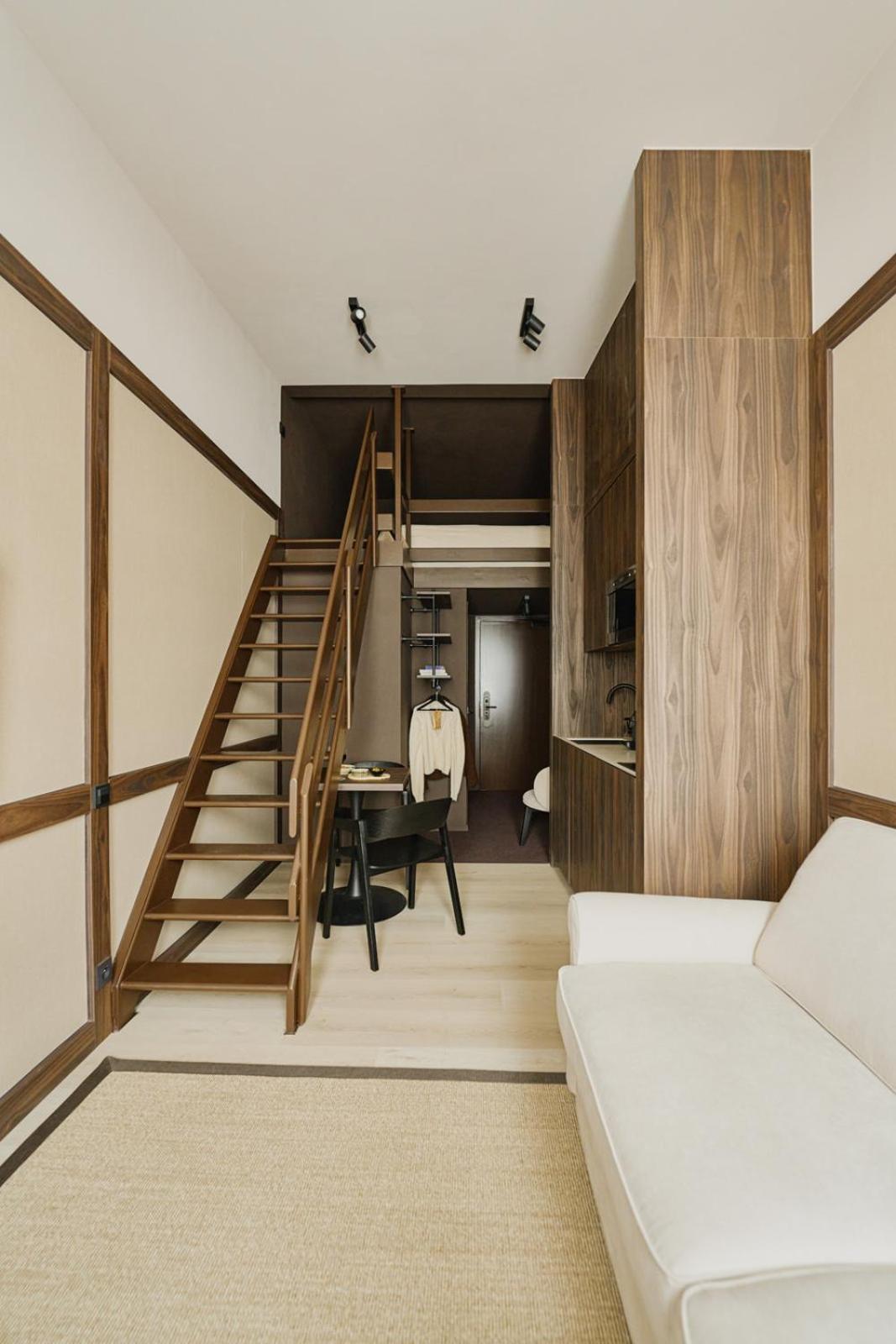 Studio - Split Level