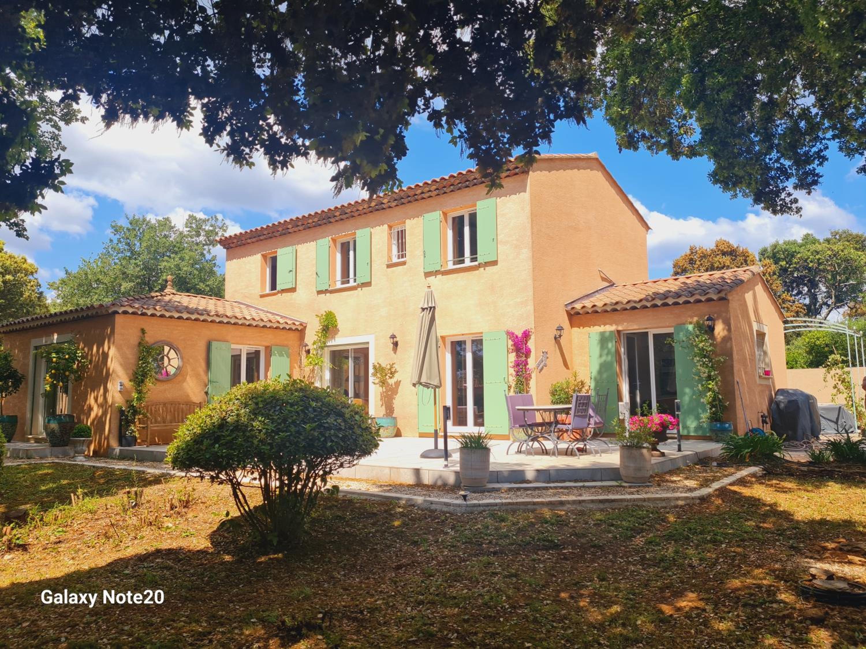 Three-Bedroom Villa photo 2