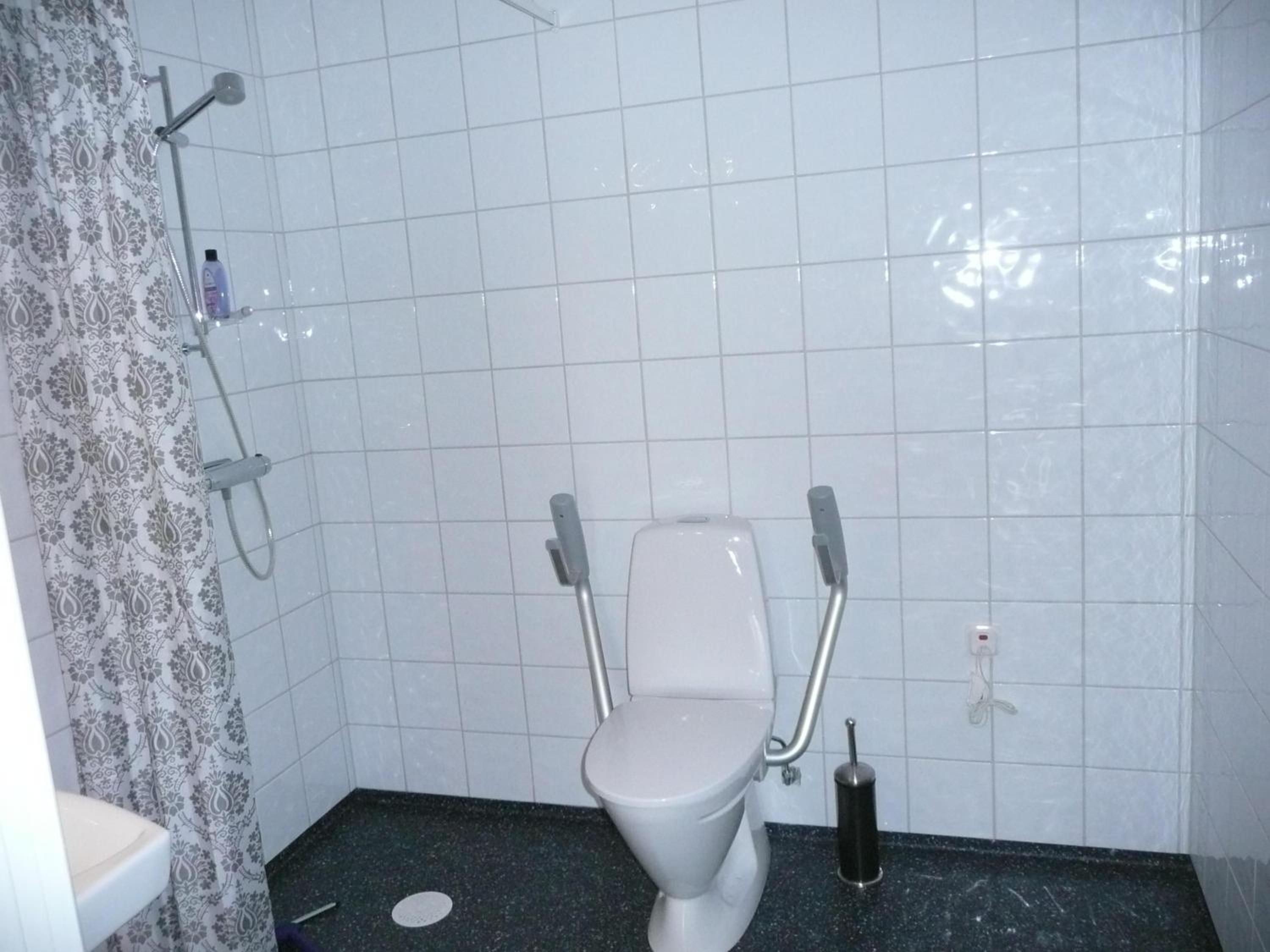 Twin Room with Shared Bathroom photo 2