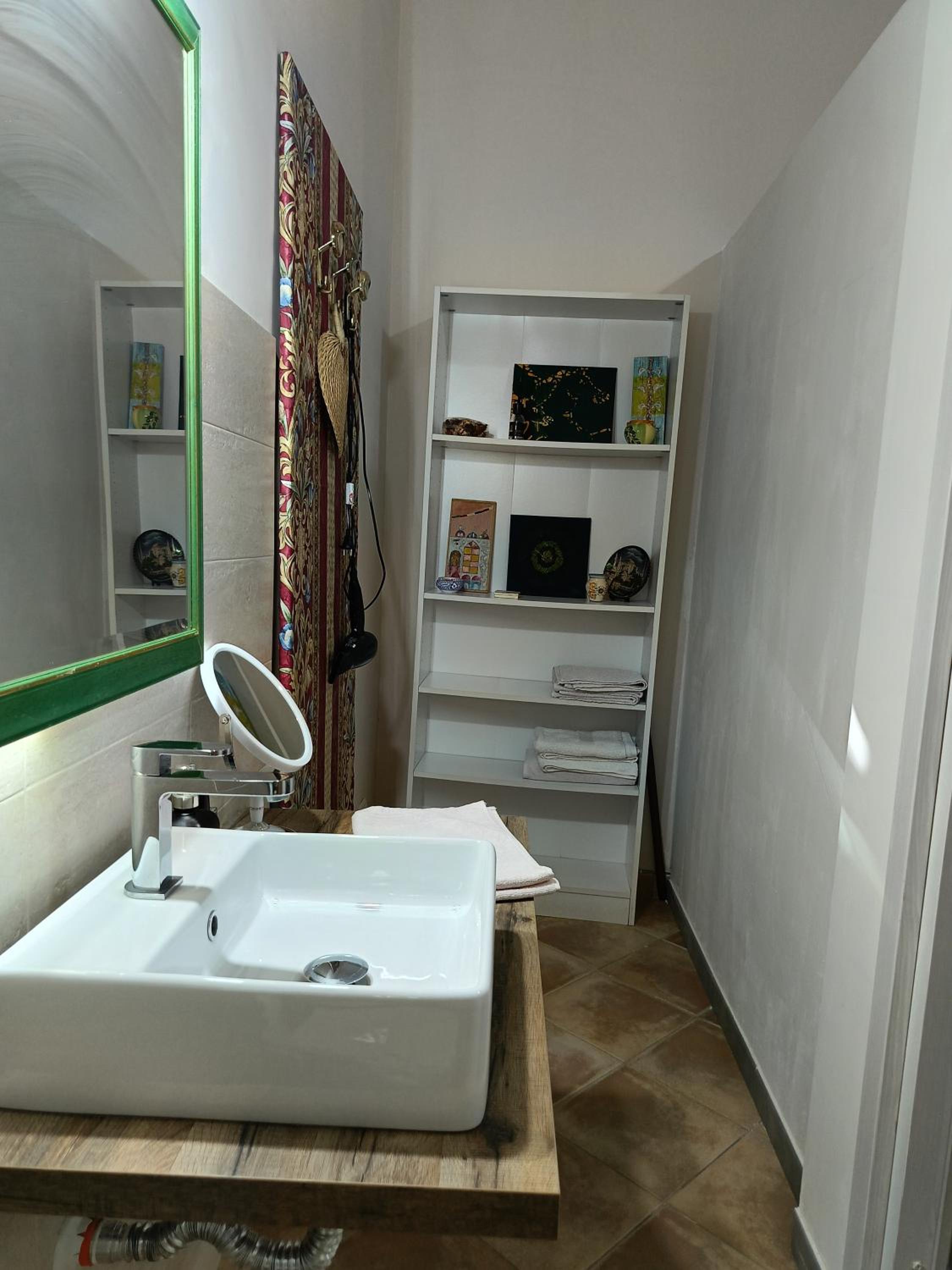 Deluxe King Room photo 2