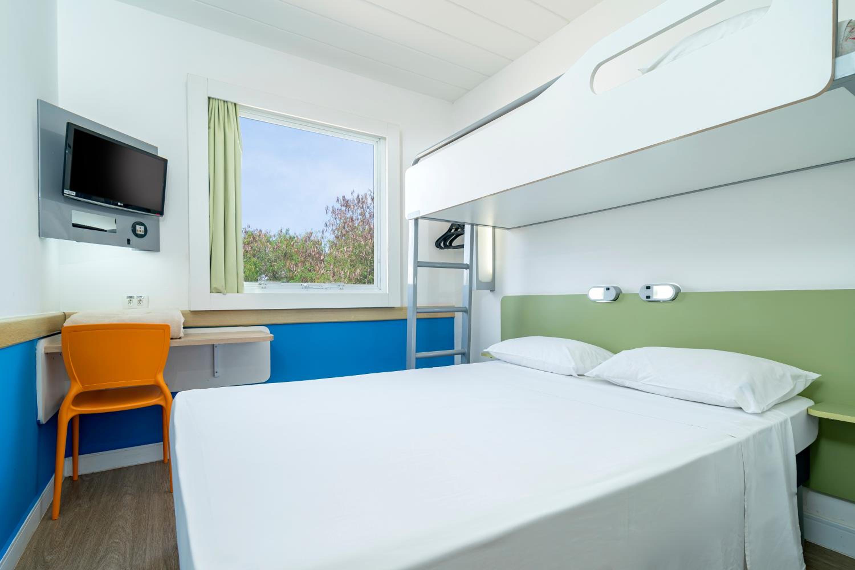 Standard Twin Room photo 1