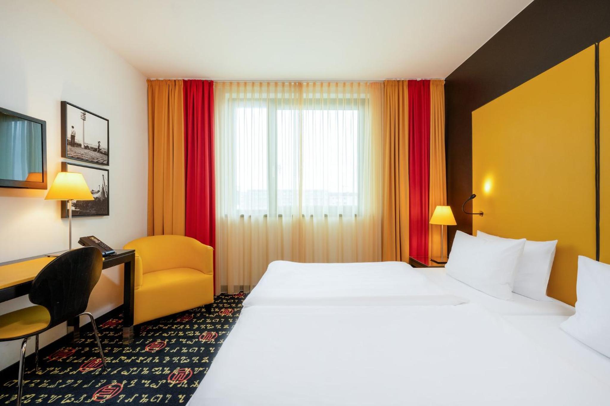 Standard Twin Room with Garden View photo 2